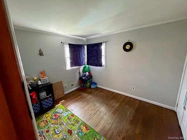 379 W 24th Street Property Photo 12