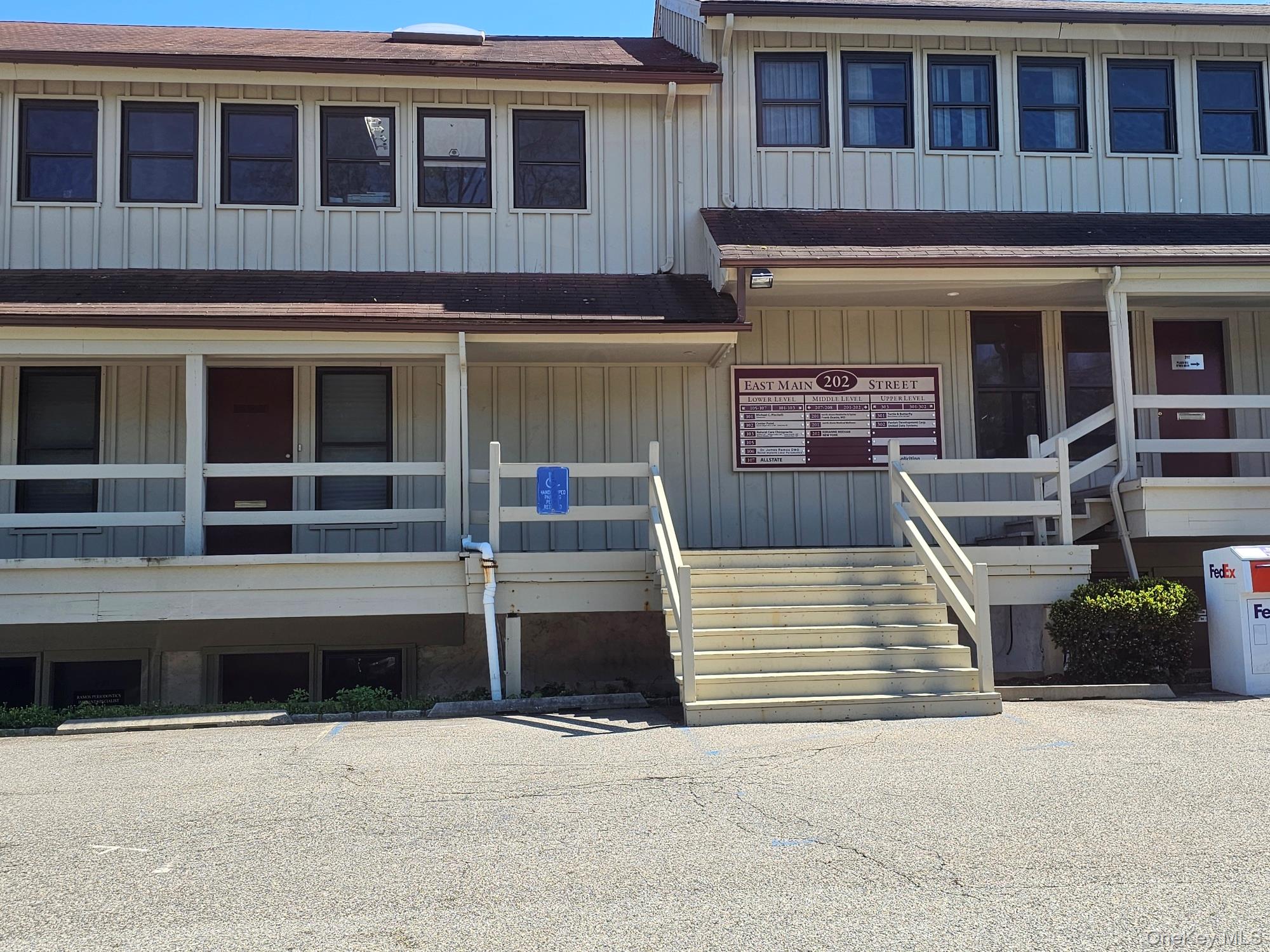 202 Main 208 Ground Property Photo 2