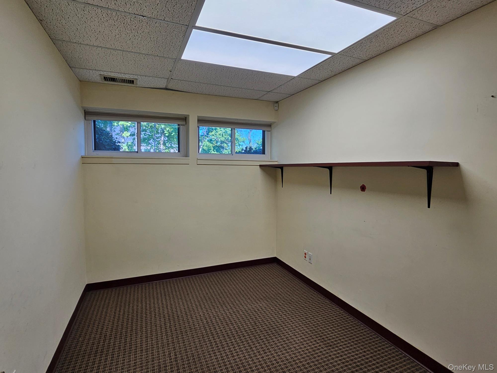 202 Main 208 Ground Property Photo 7
