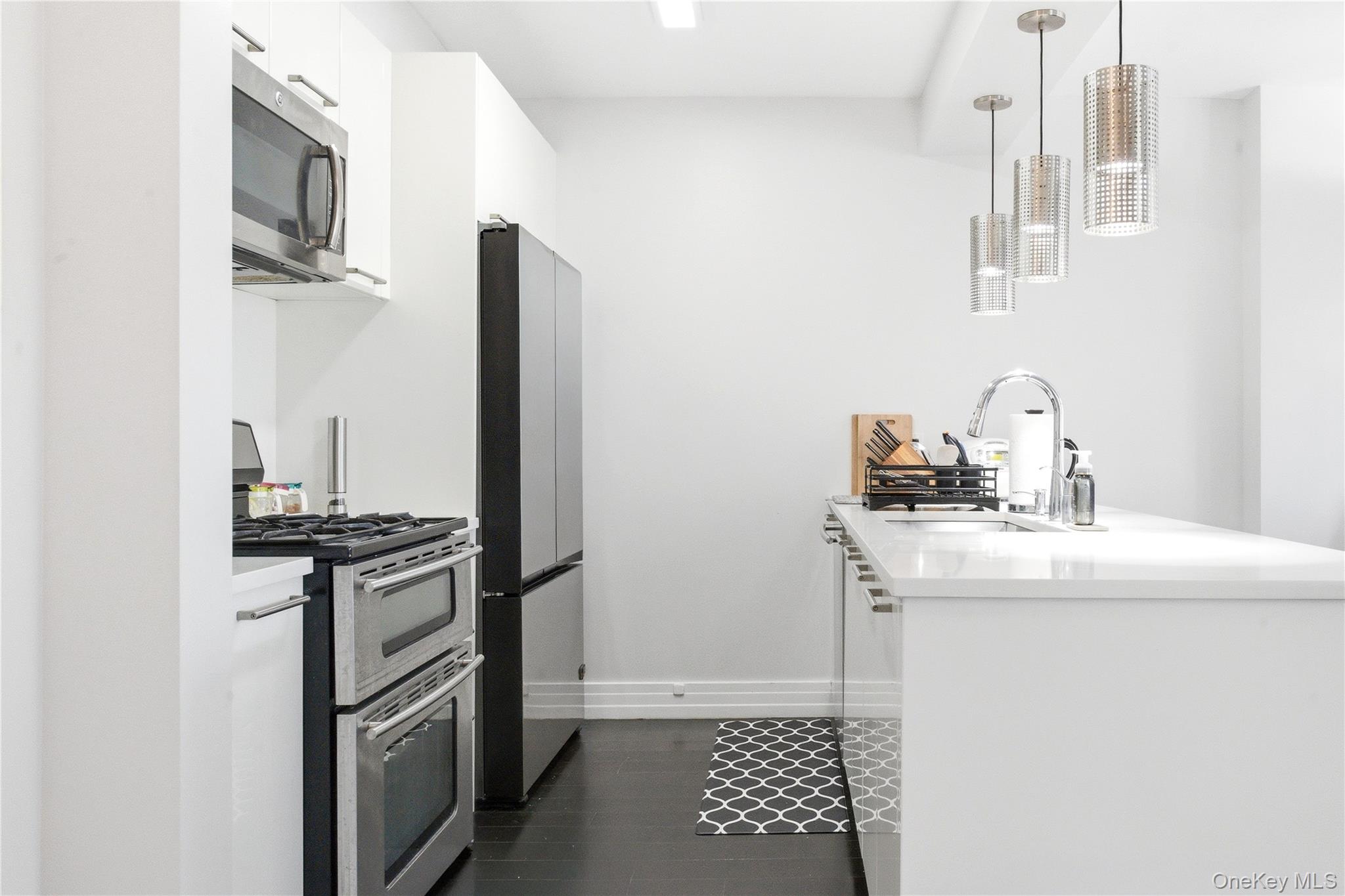 64-05 Yellowstone Boulevard Ph508 Property Photo 6