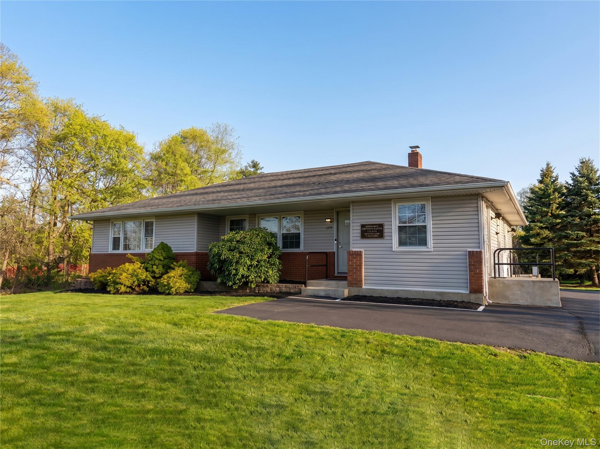 3250 Sunrise Highway Property Photo 1