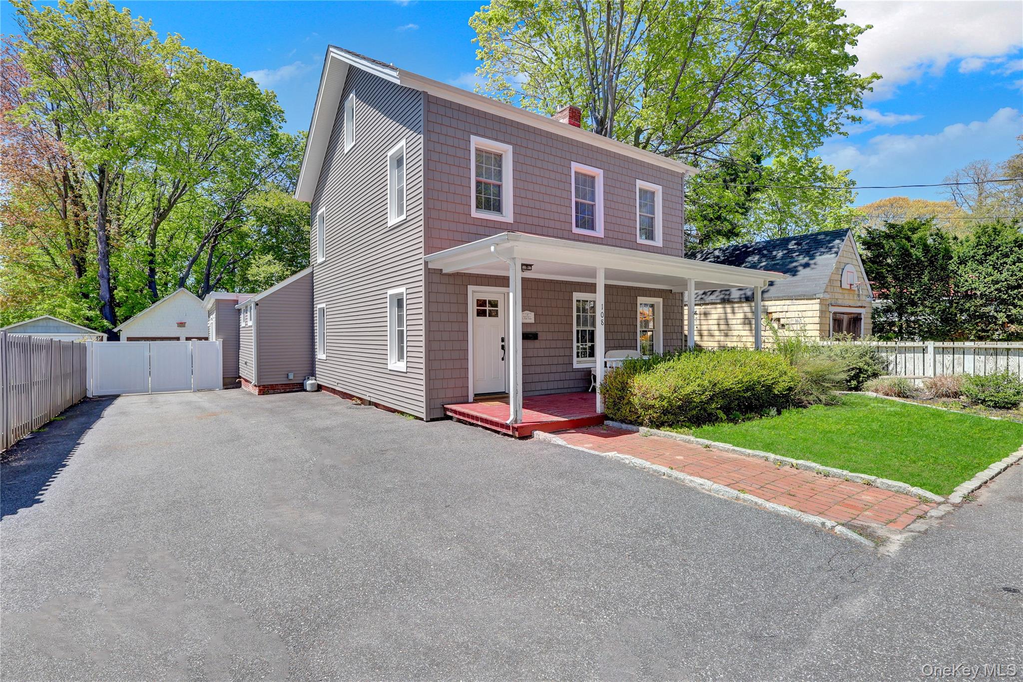 108 High Street Property Photo 1