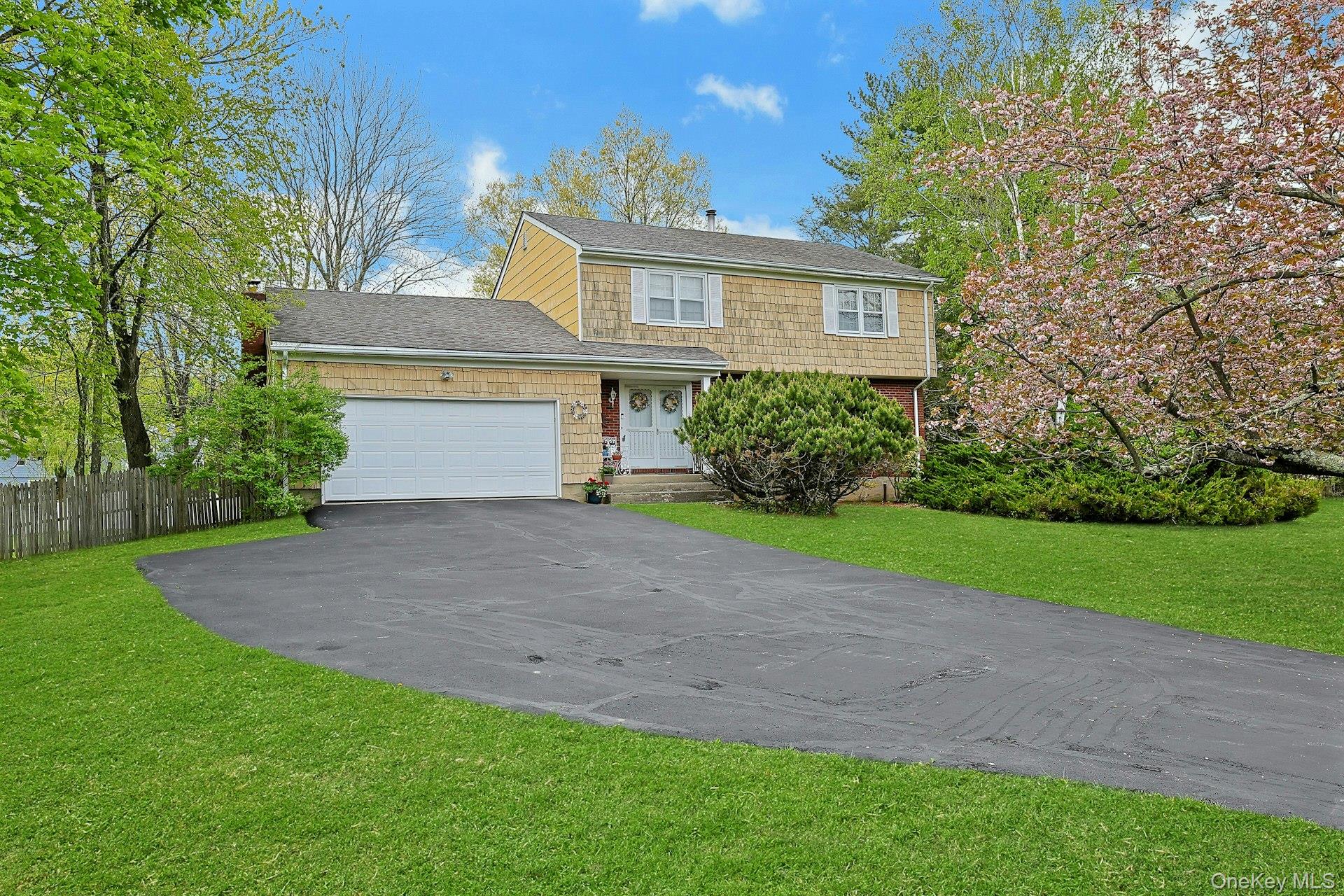 110 Eastview Drive Property Photo 1