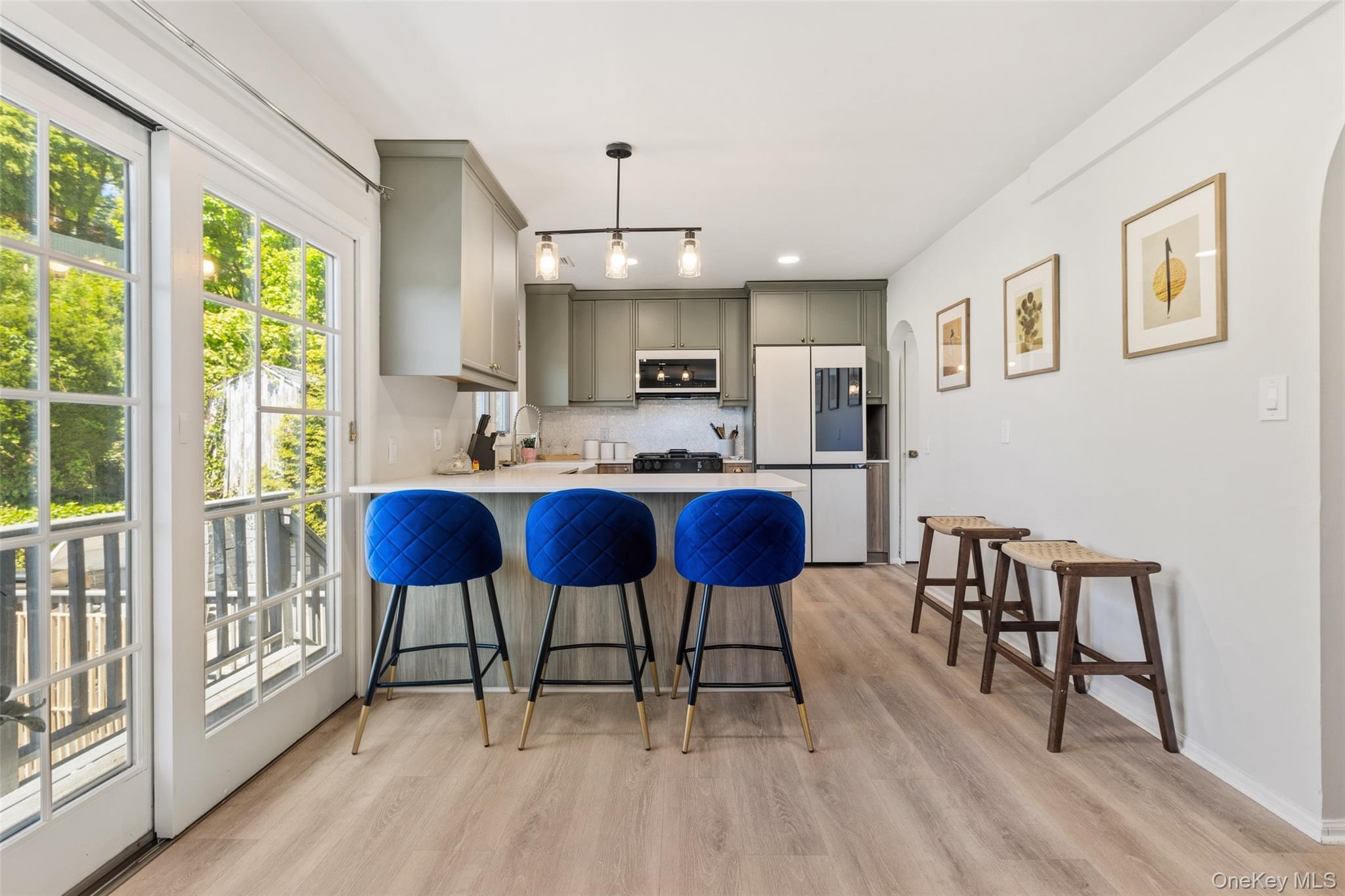 9 White Plains Avenue Property Photo 6