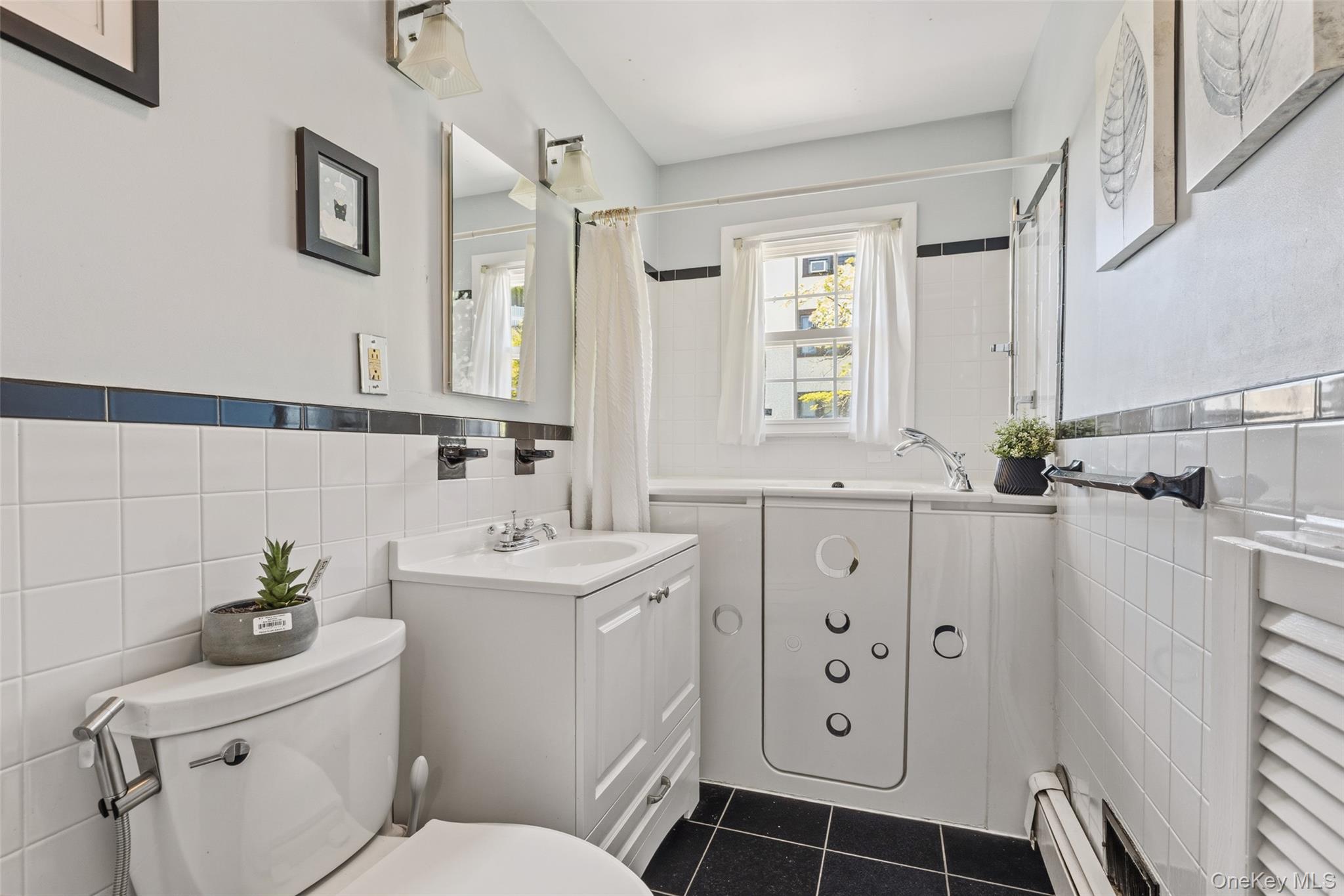 9 White Plains Avenue Property Photo 14