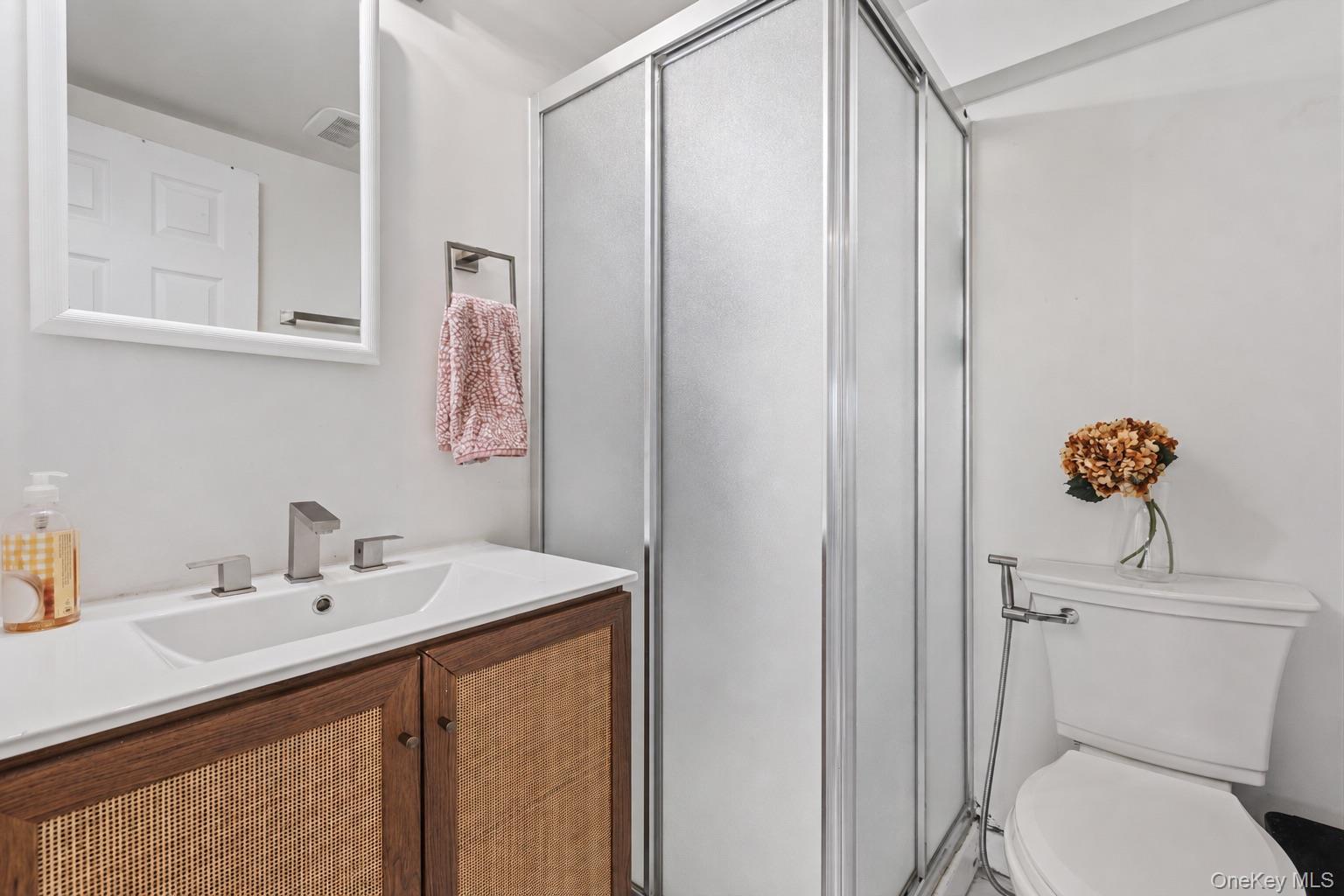9 White Plains Avenue Property Photo 21