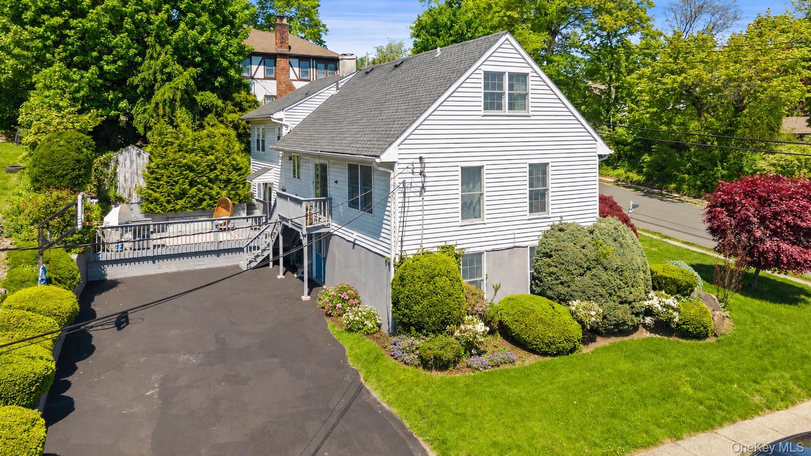 9 White Plains Avenue Property Photo 23