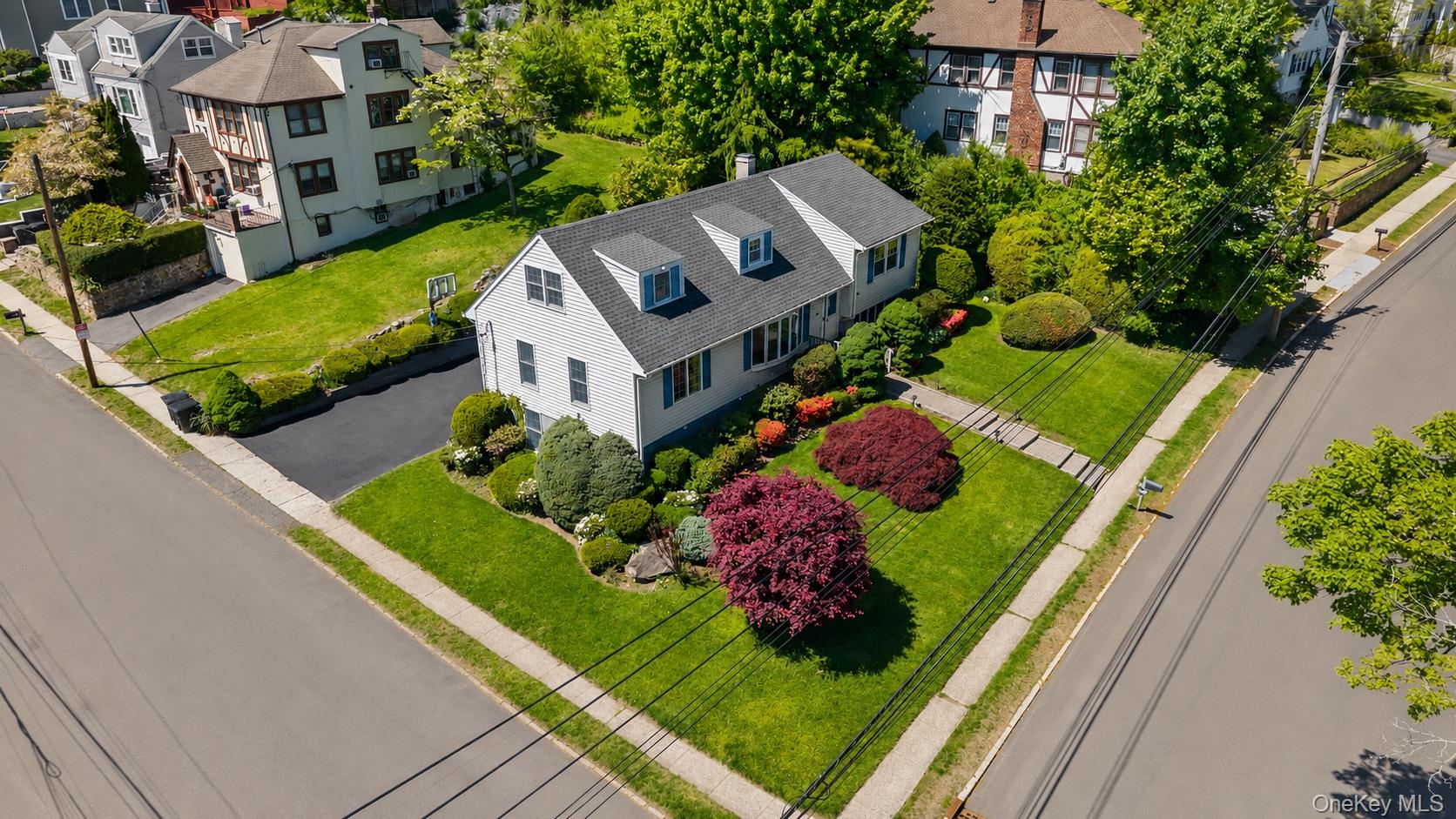 9 White Plains Avenue Property Photo 24