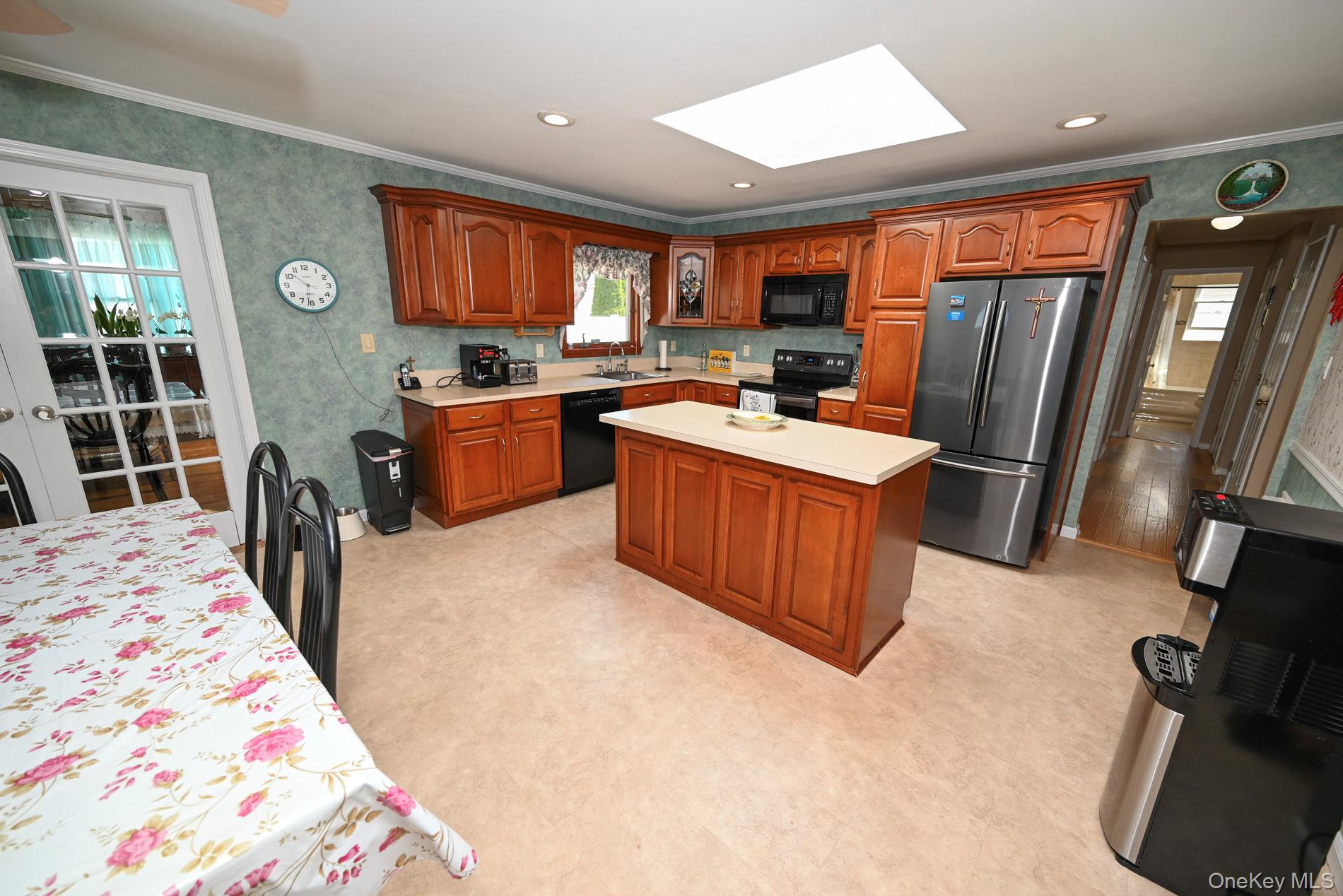 582 Western Park Drive Property Photo 5