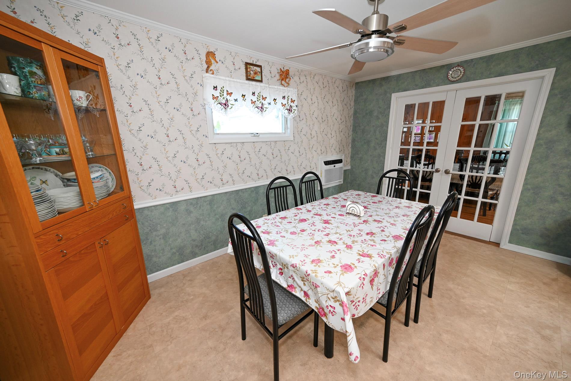 582 Western Park Drive Property Photo 8