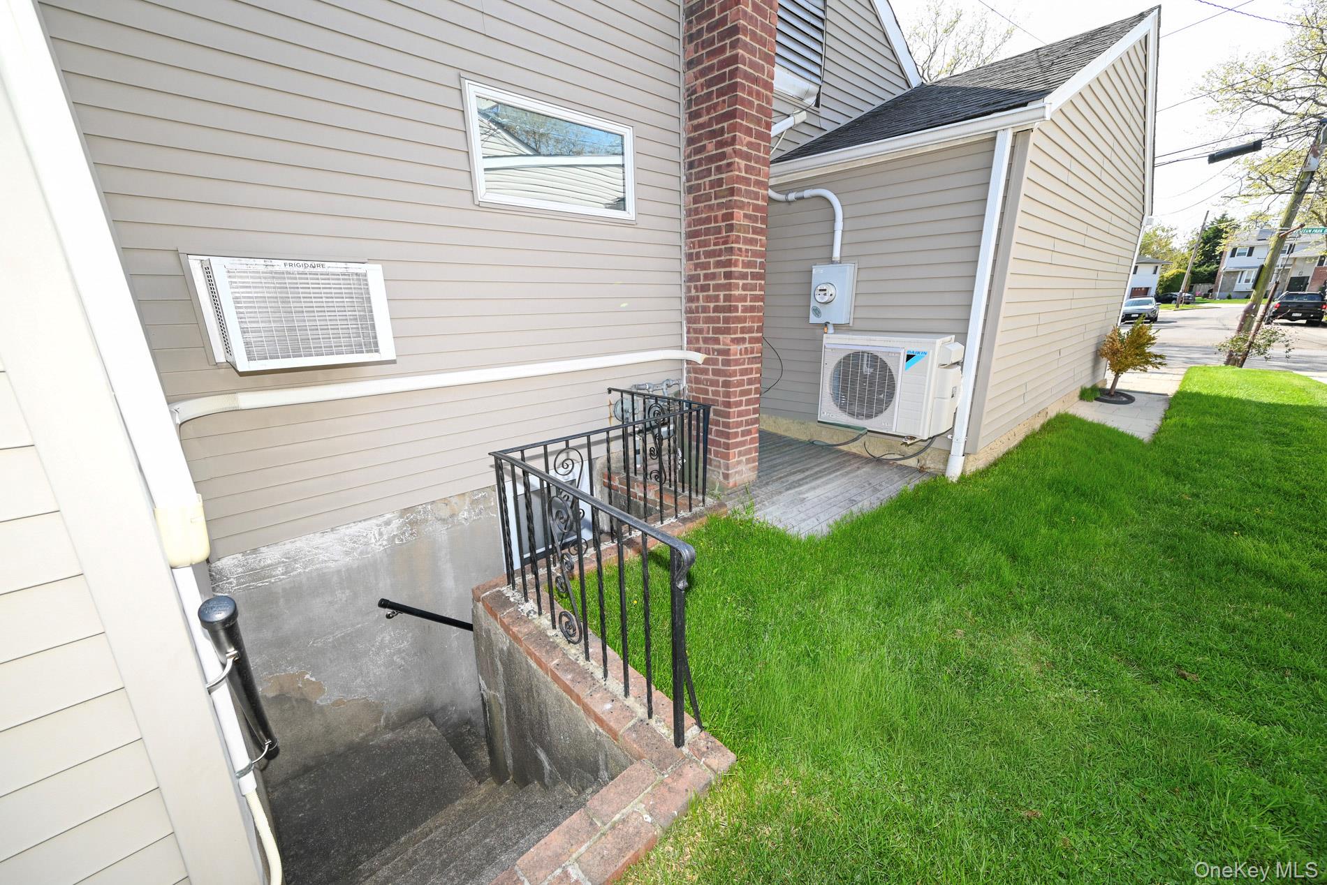 582 Western Park Drive Property Photo 25