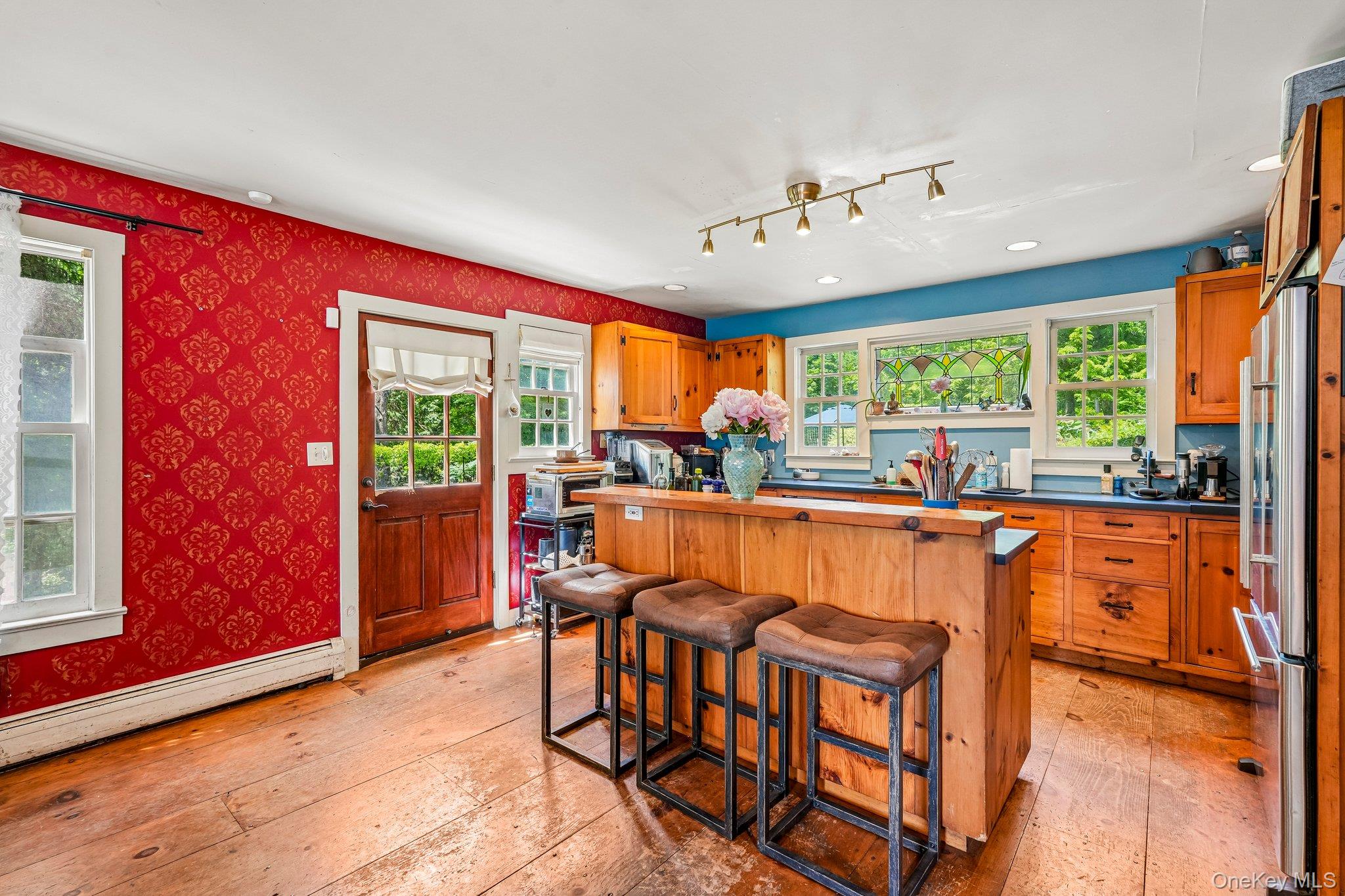 456 Saddle River Road Property Photo 8