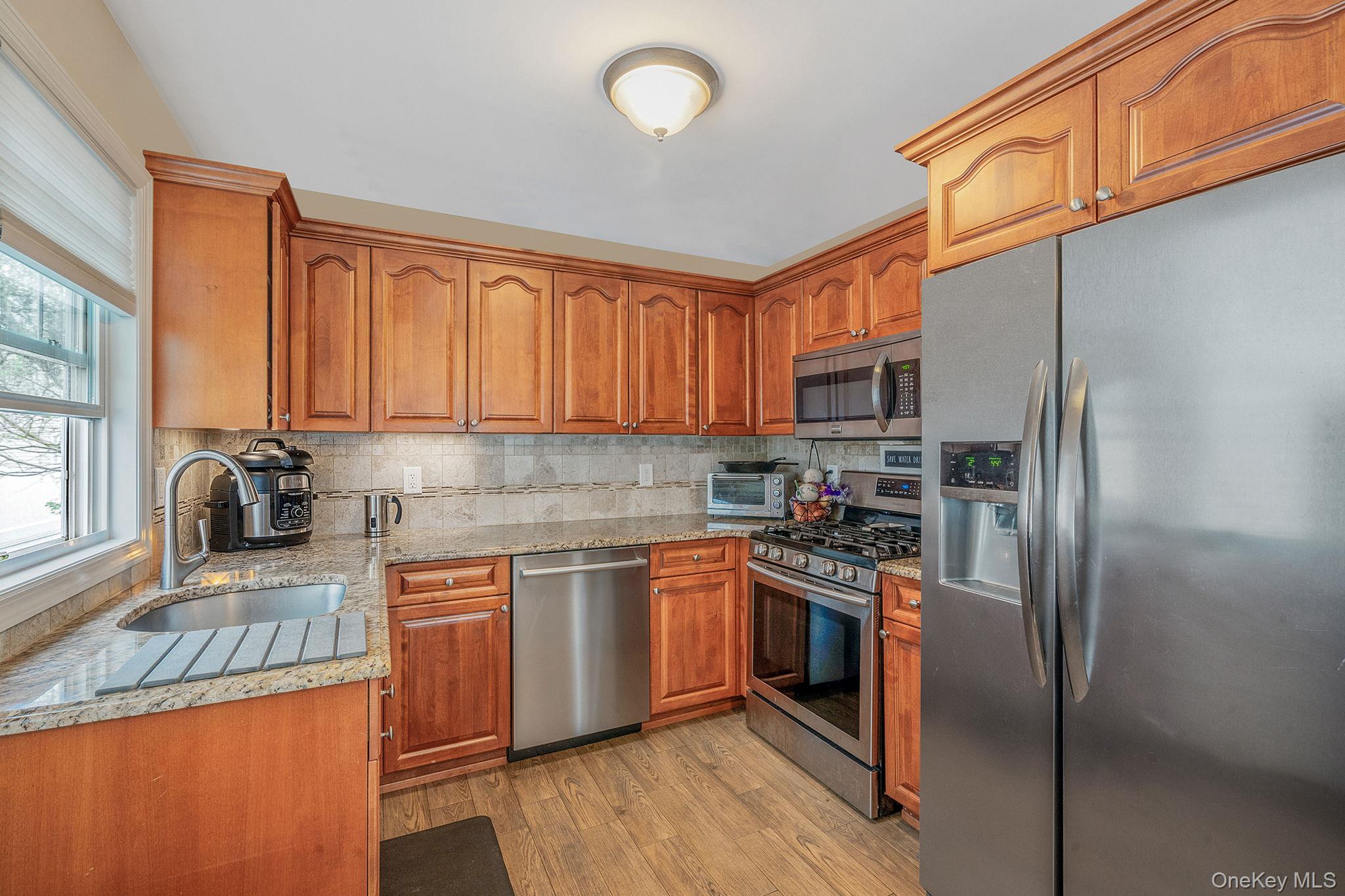 253 E Riviera Drive Property Photo 10