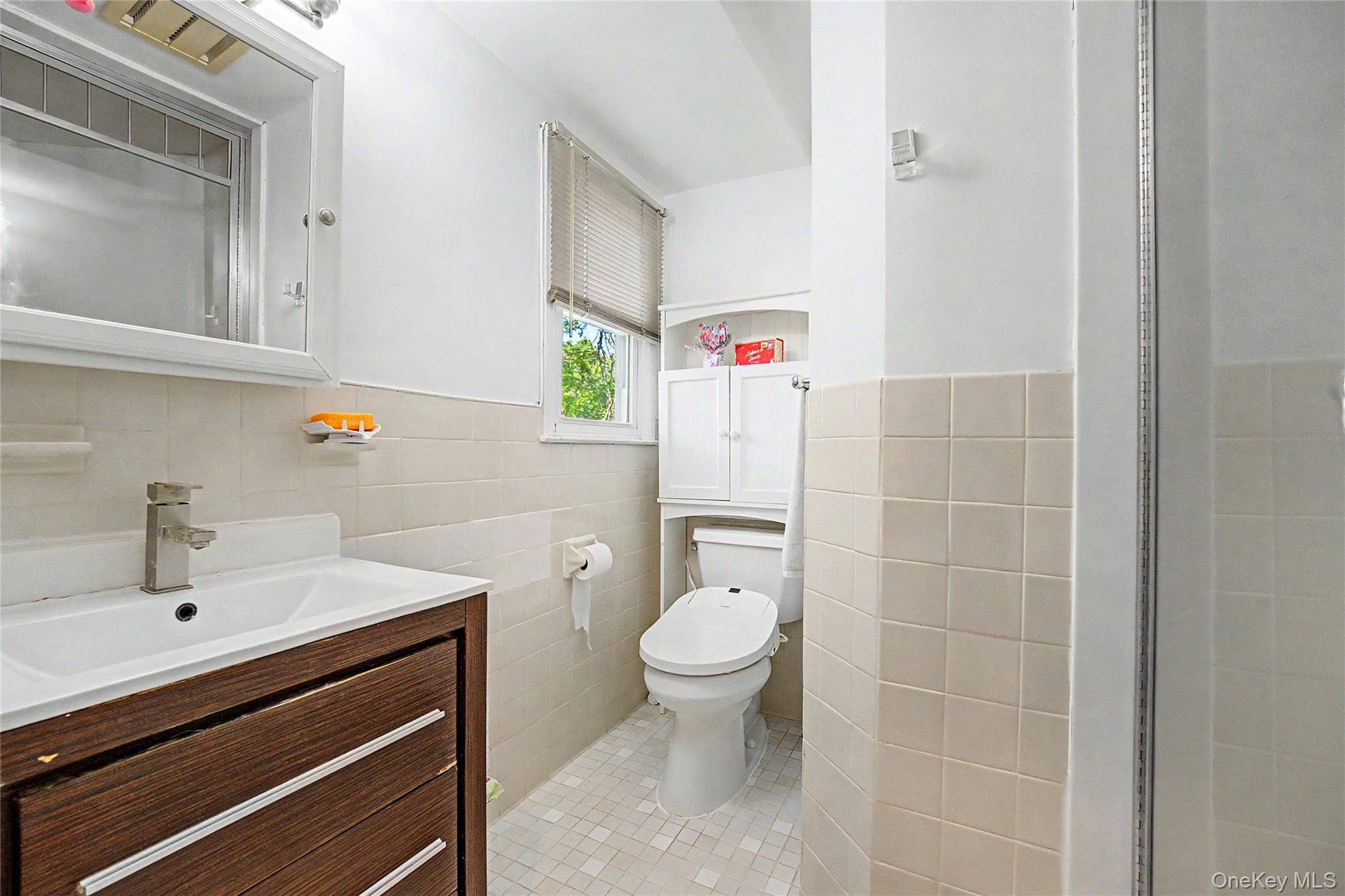 105 Serpentine Lane Property Photo 19