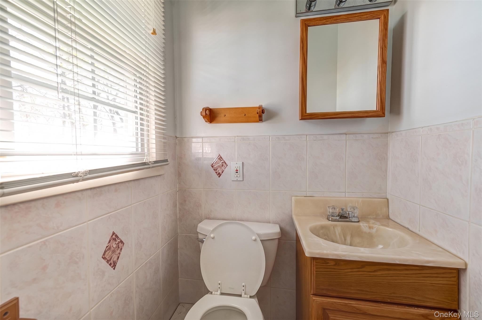 3250 Sunrise Highway Property Photo 19