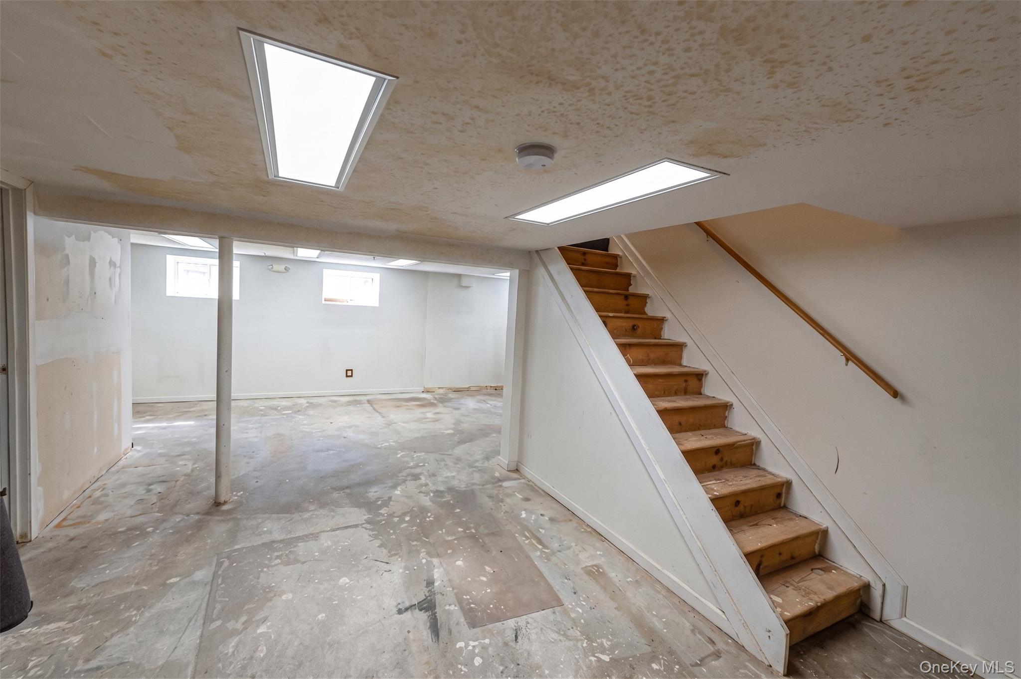 3250 Sunrise Highway Property Photo 20