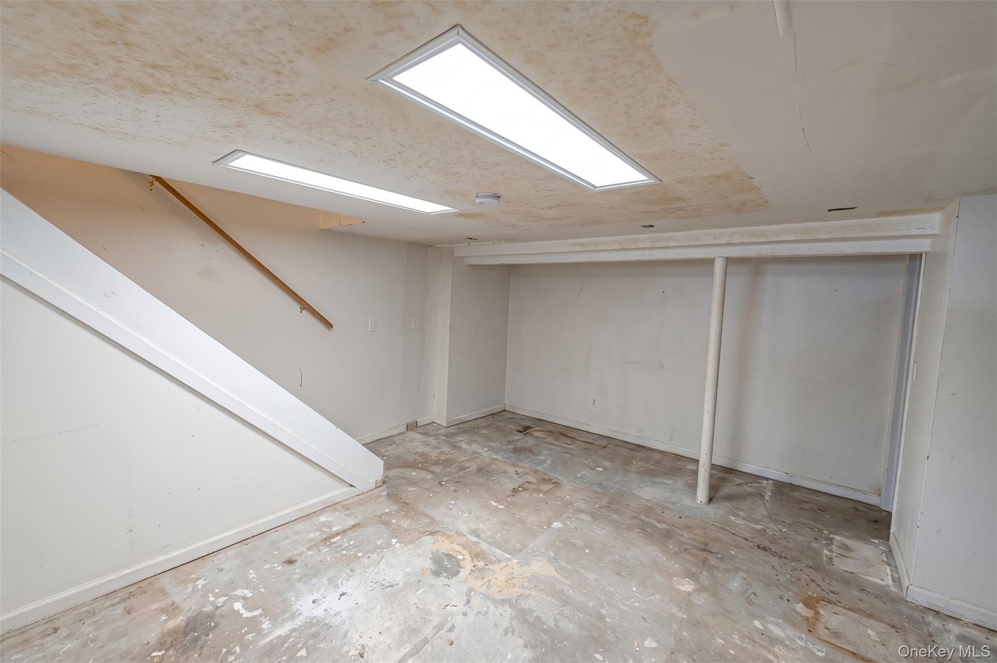3250 Sunrise Highway Property Photo 21