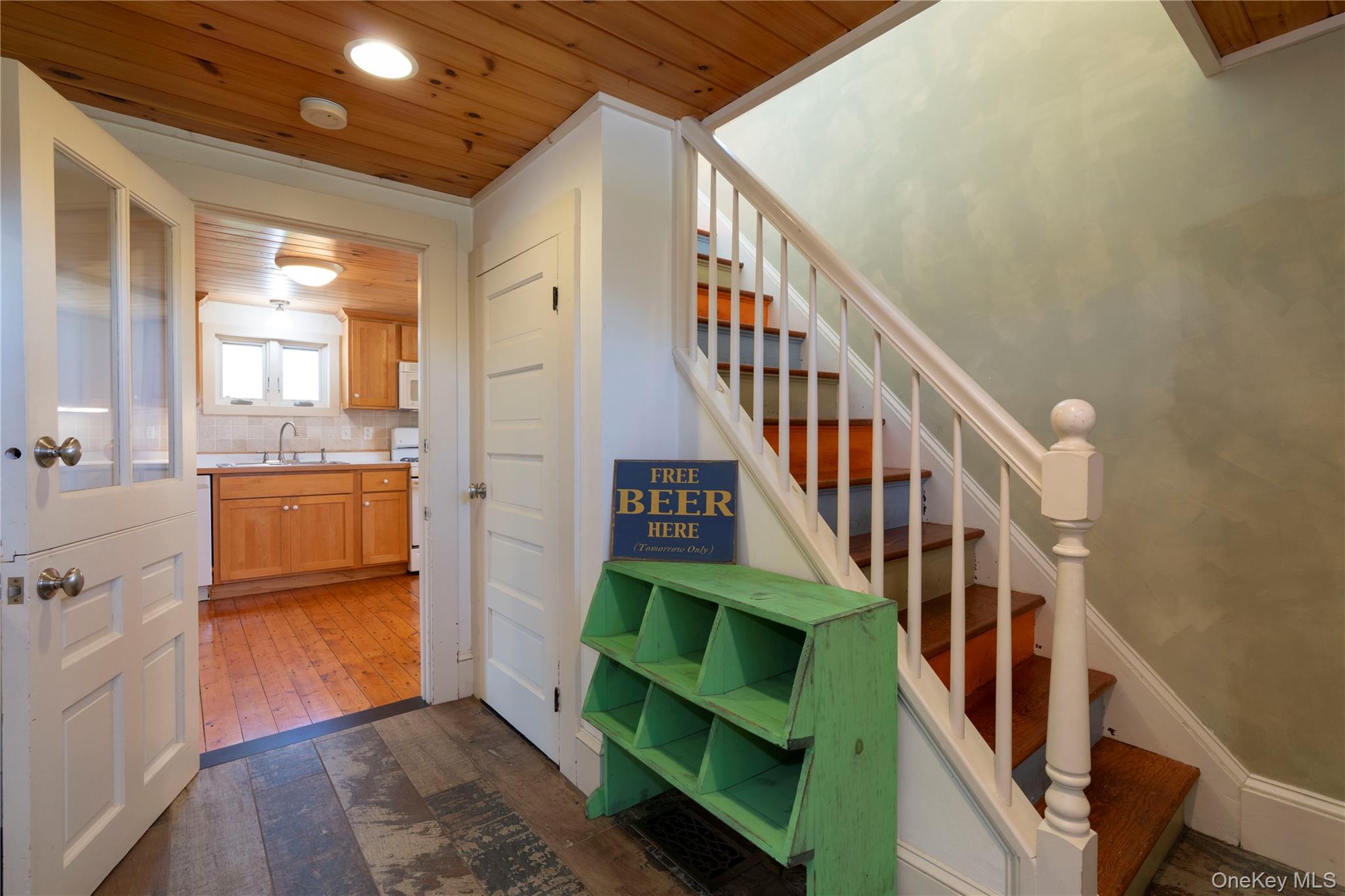 606 Church Avenue Property Photo 8