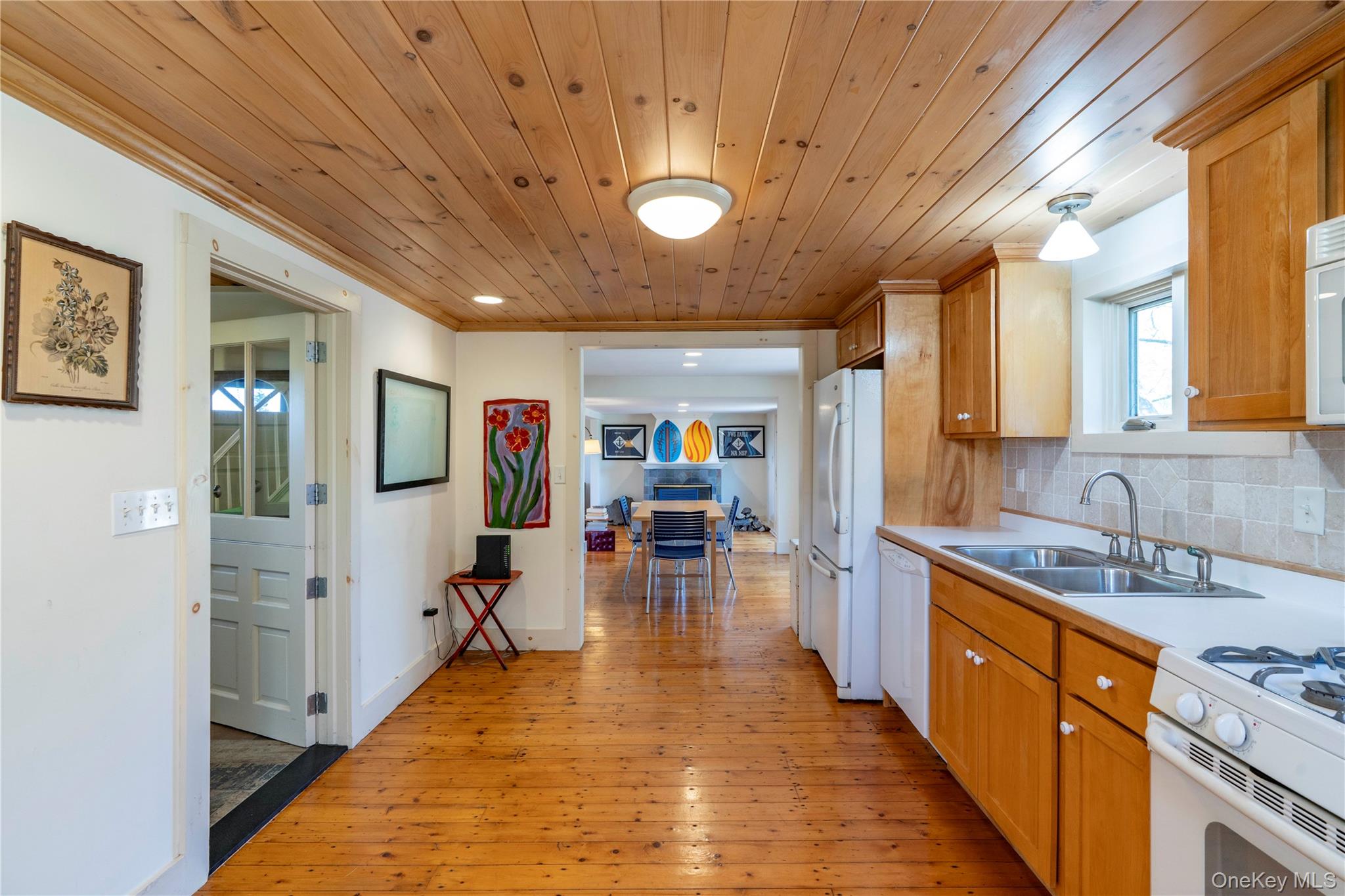 606 Church Avenue Property Photo 19