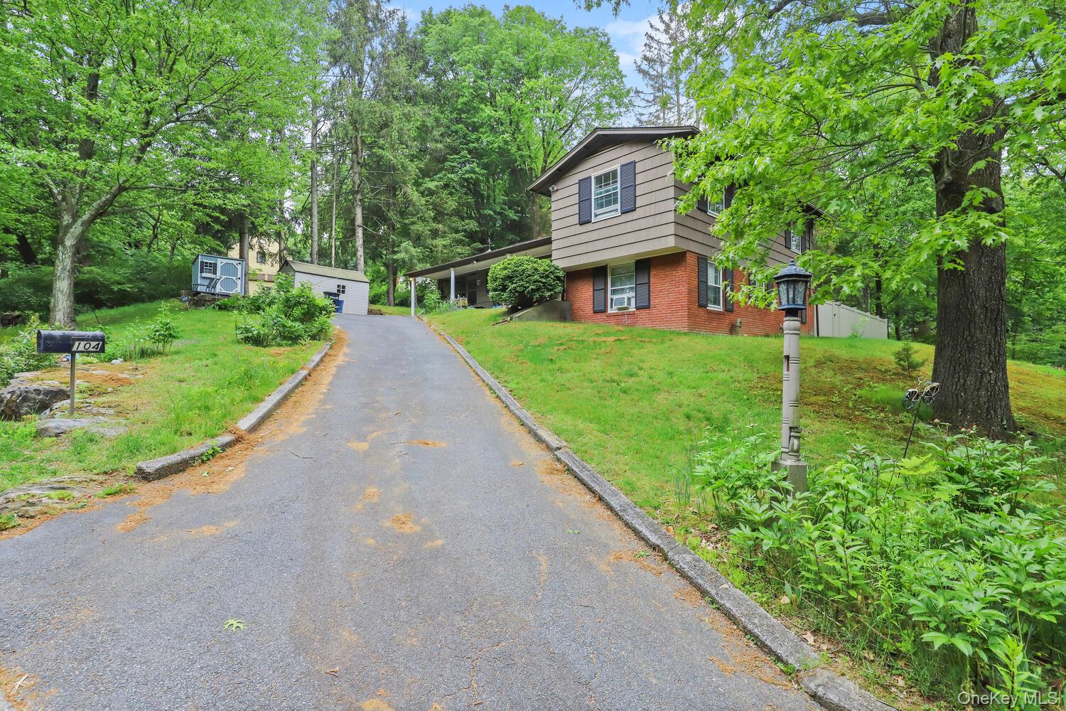 104 Forest Drive Property Photo 2
