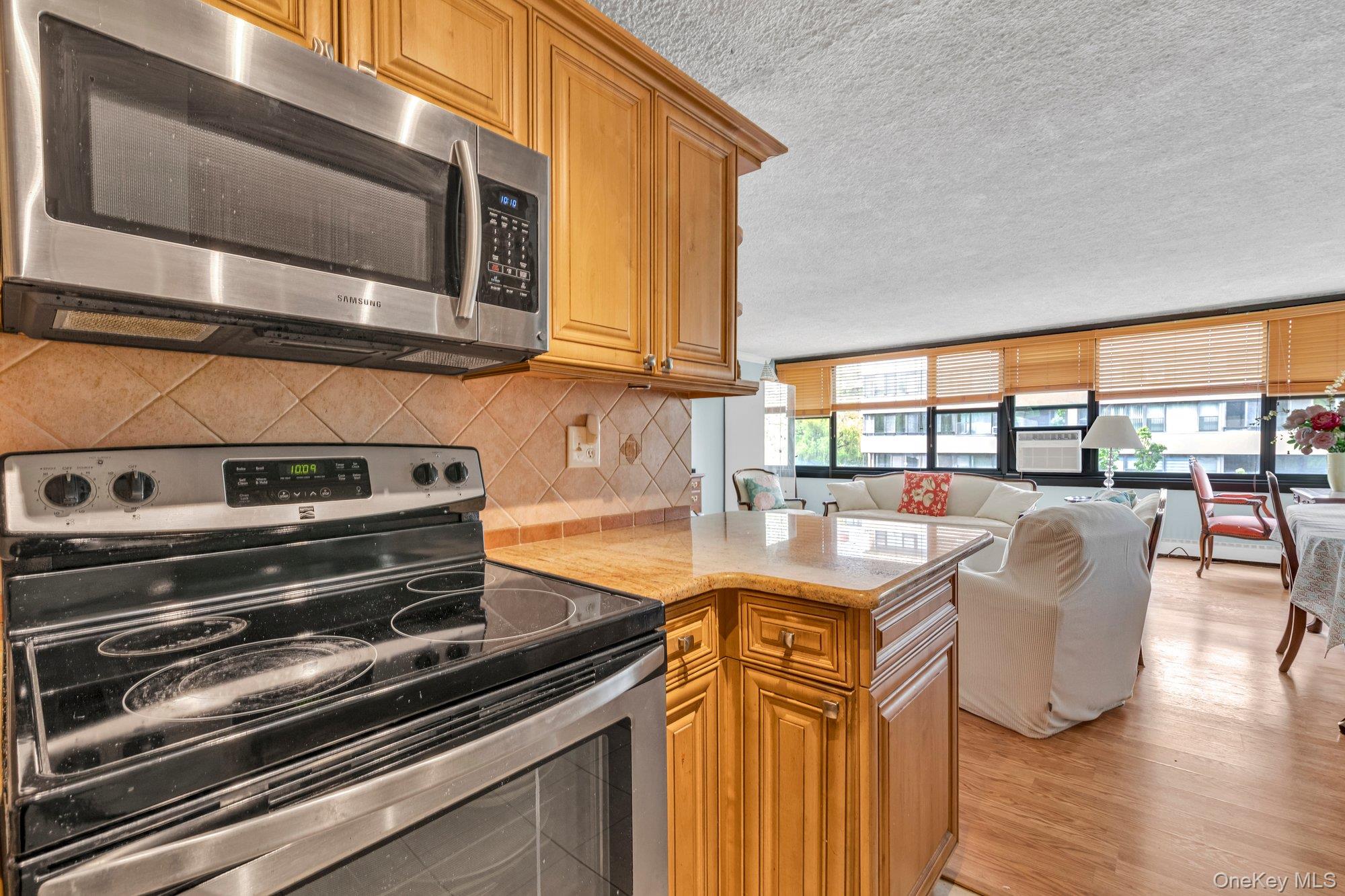 166-26 Powells Cove Boulevard 5d Property Photo 5