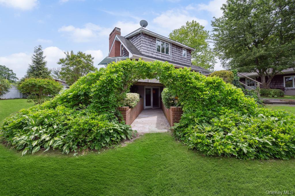 9 Lakeland Avenue Property Photo 10