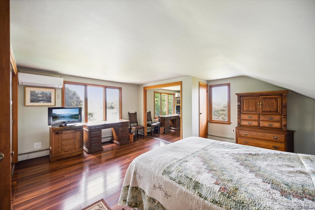 9 Lakeland Avenue Property Photo 26