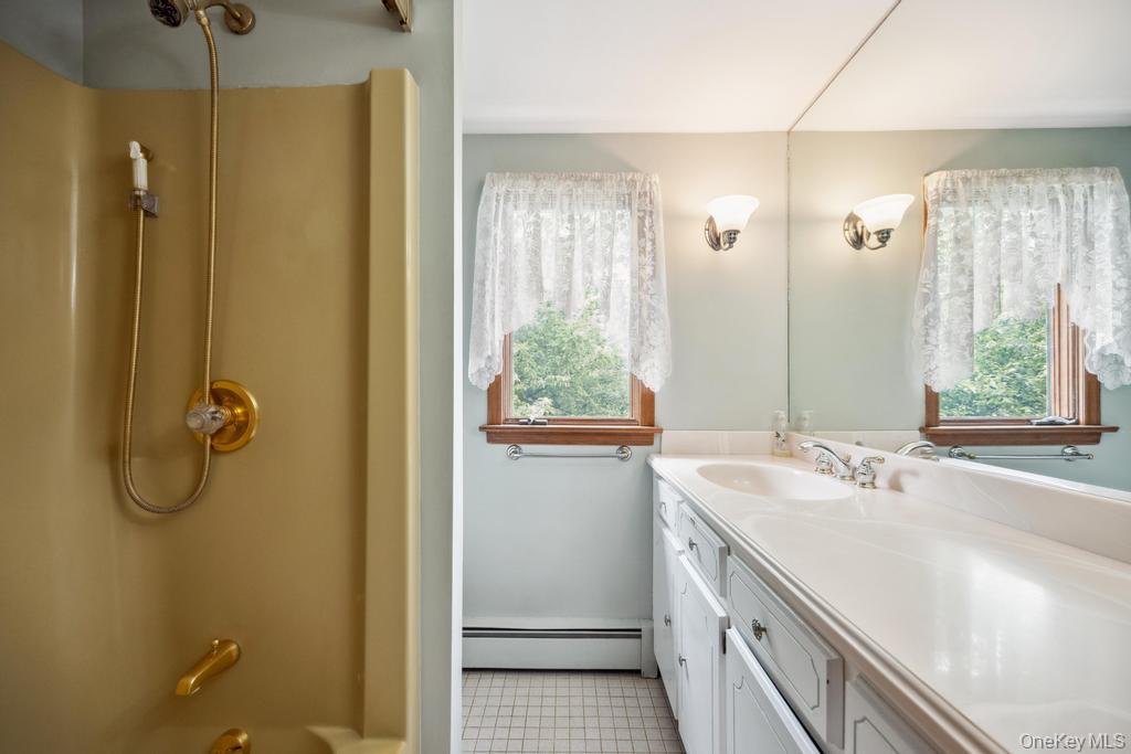 9 Lakeland Avenue Property Photo 29