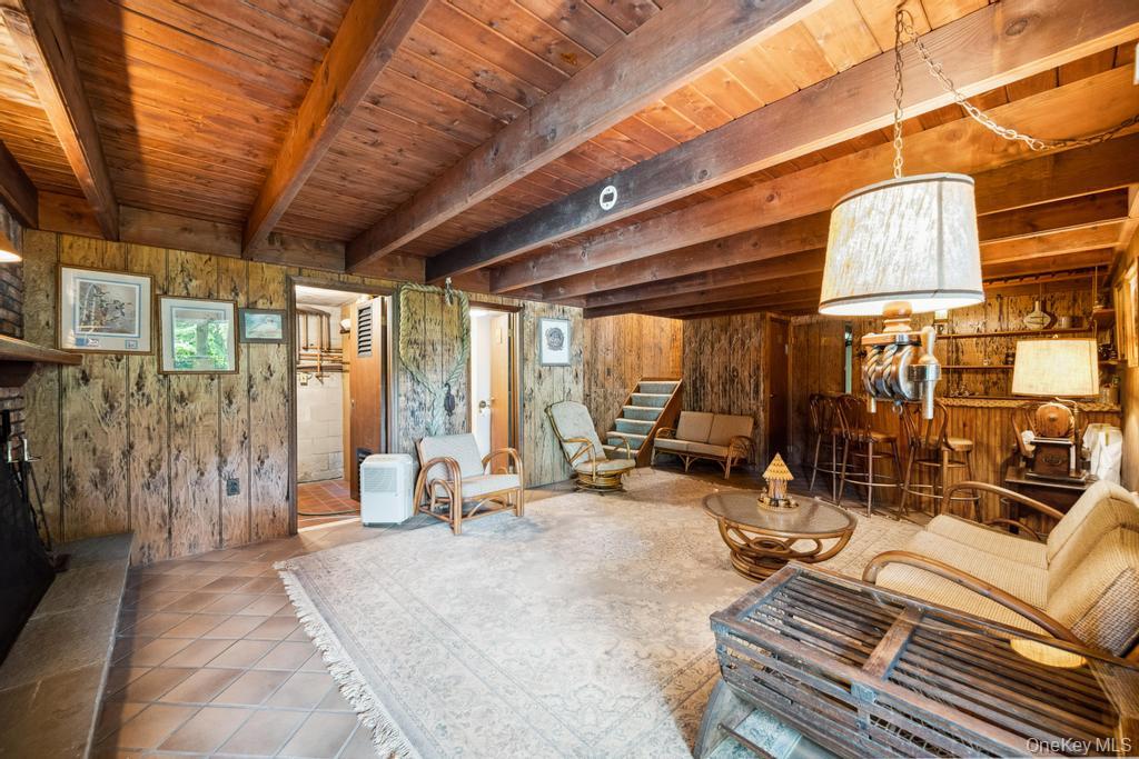 9 Lakeland Avenue Property Photo 33