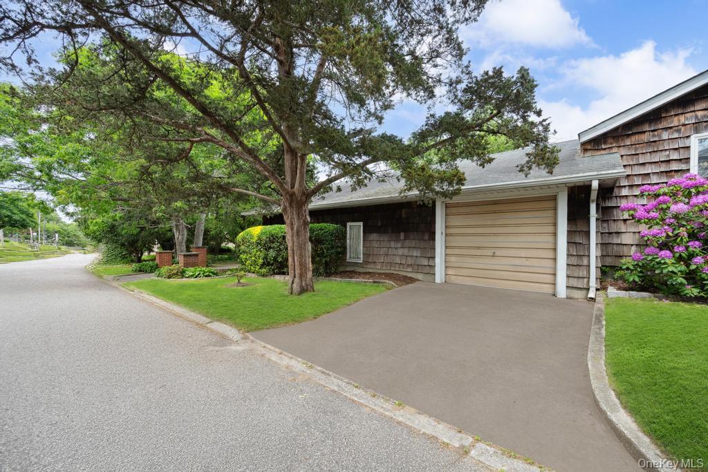 9 Lakeland Avenue Property Photo 37