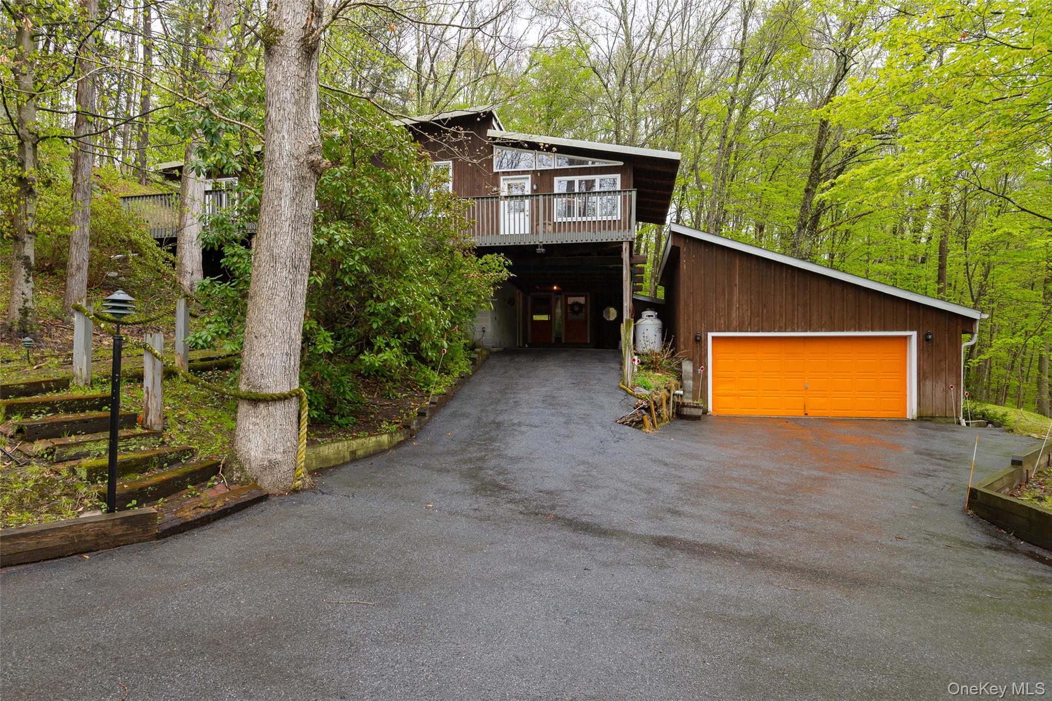 112 Old Sylvan Lake Road Property Photo 1