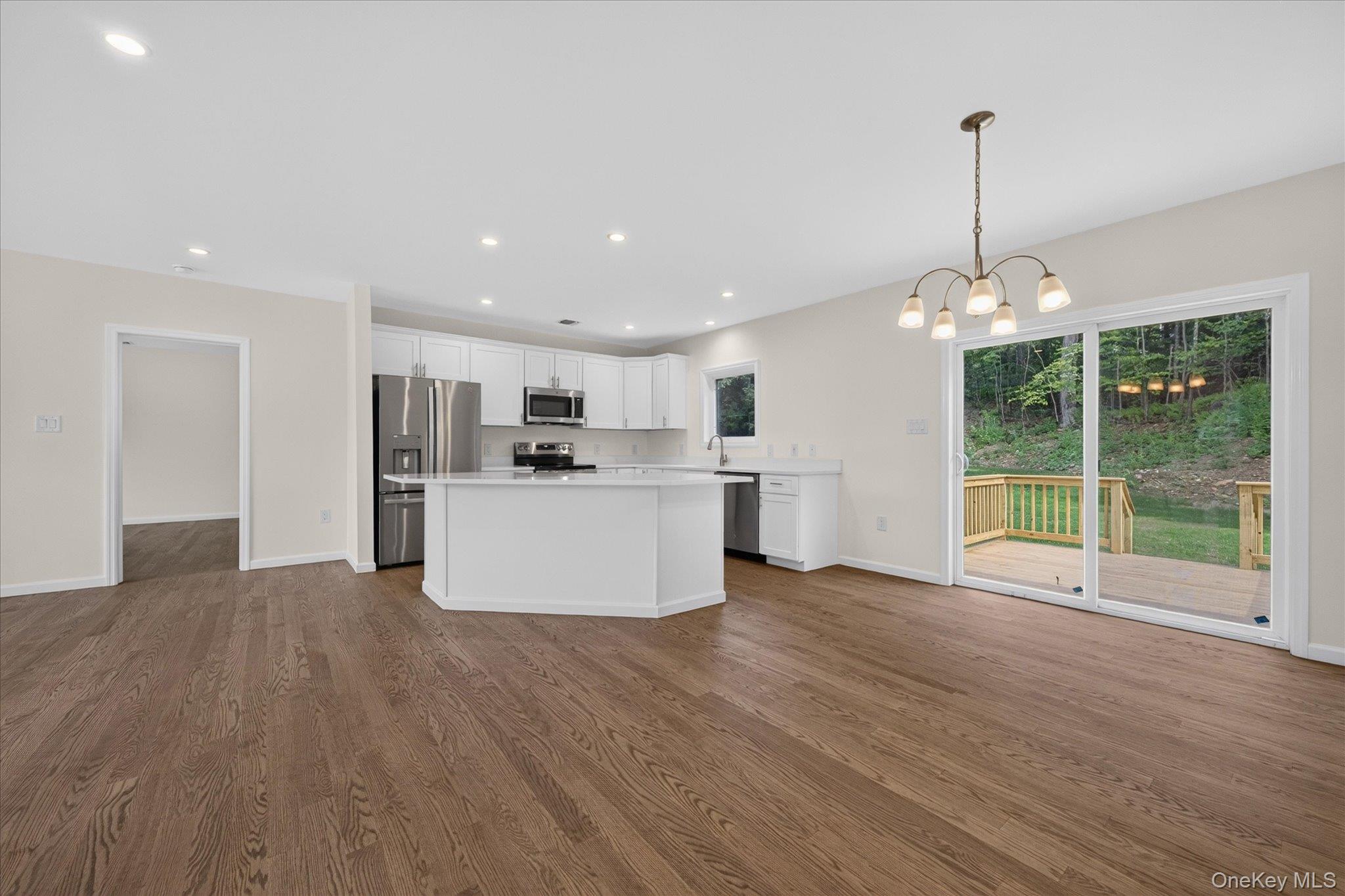 592 Ludingtonville Road Property Photo 3