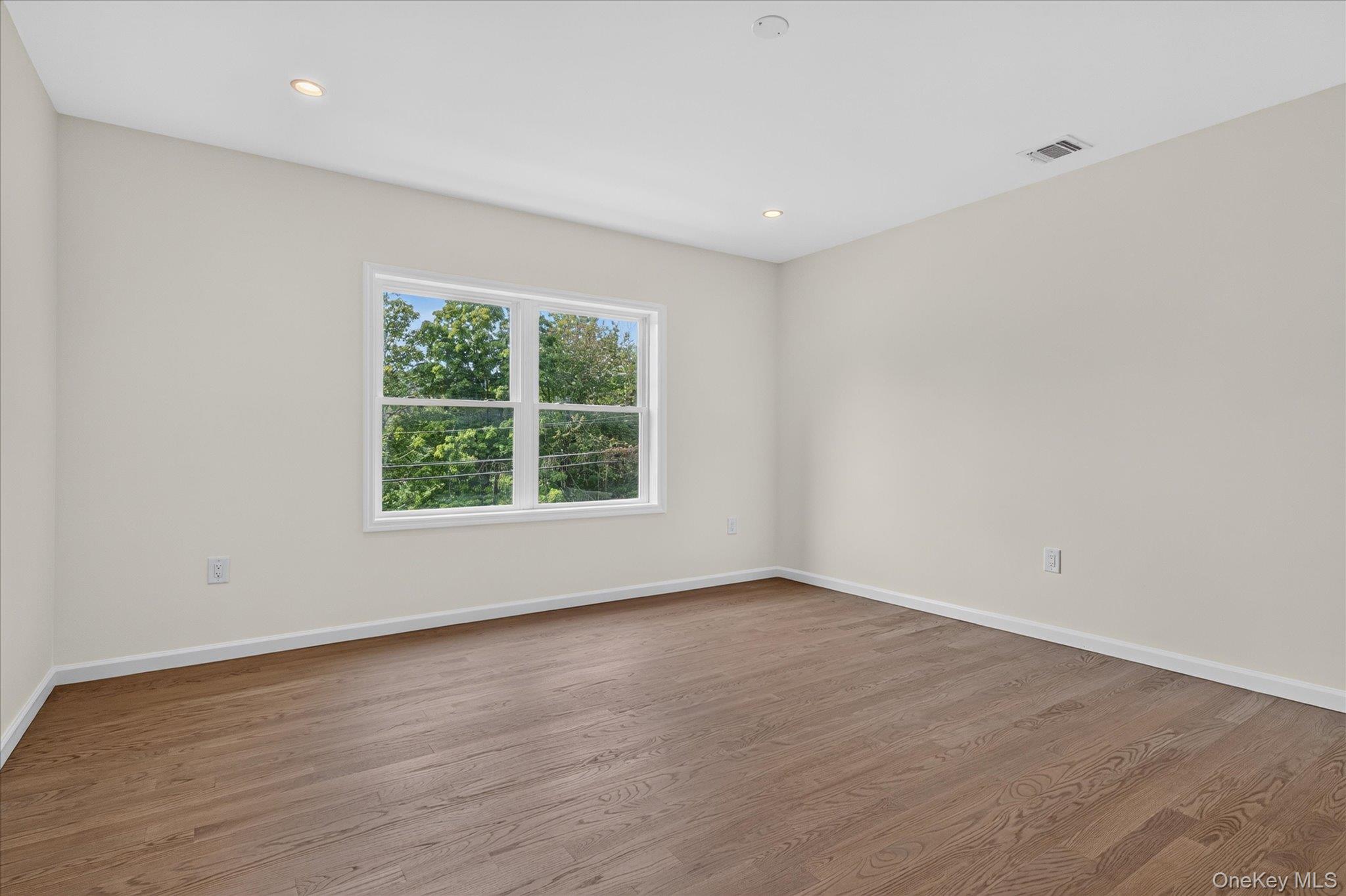592 Ludingtonville Road Property Photo 14