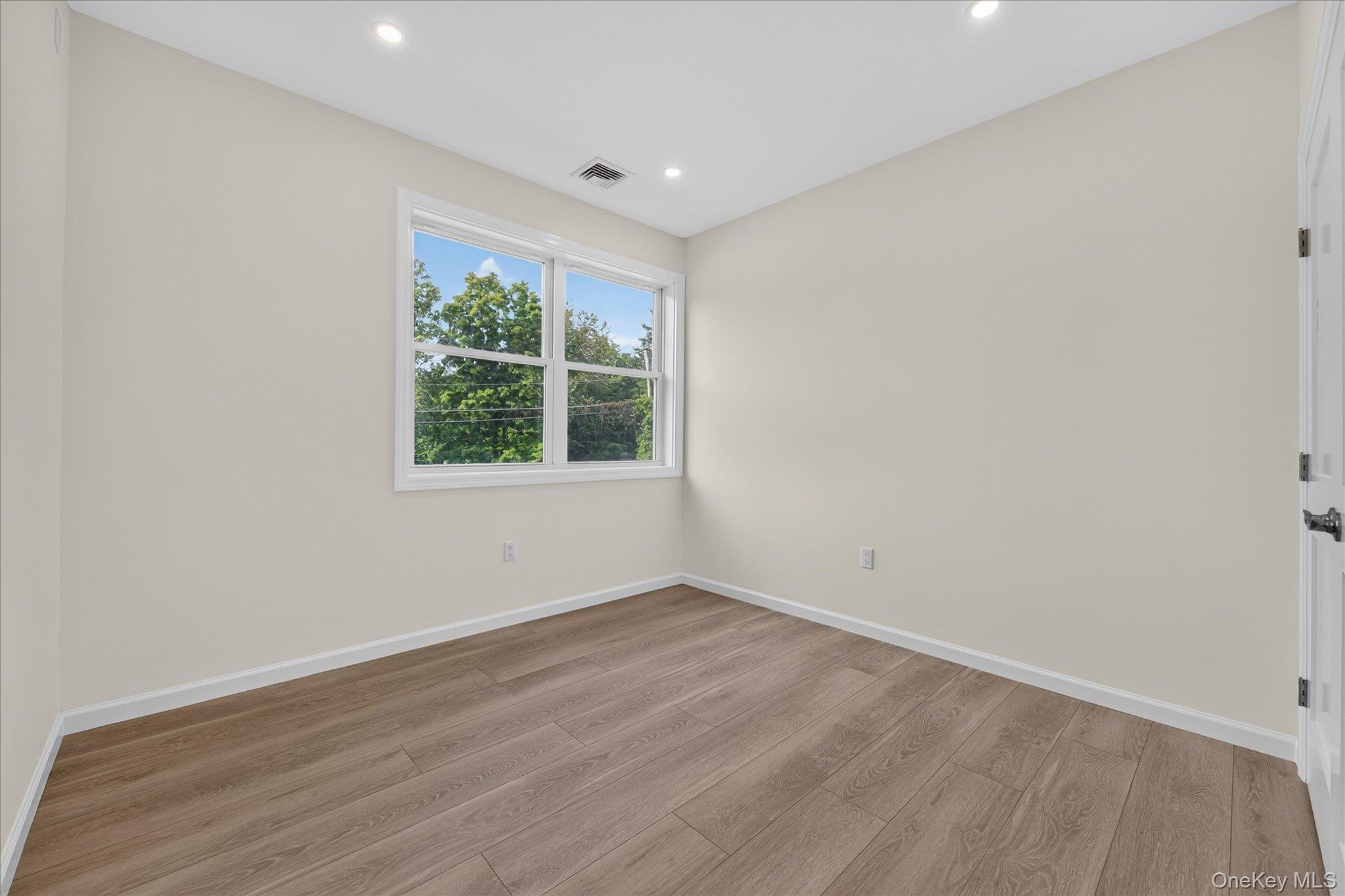 592 Ludingtonville Road Property Photo 22