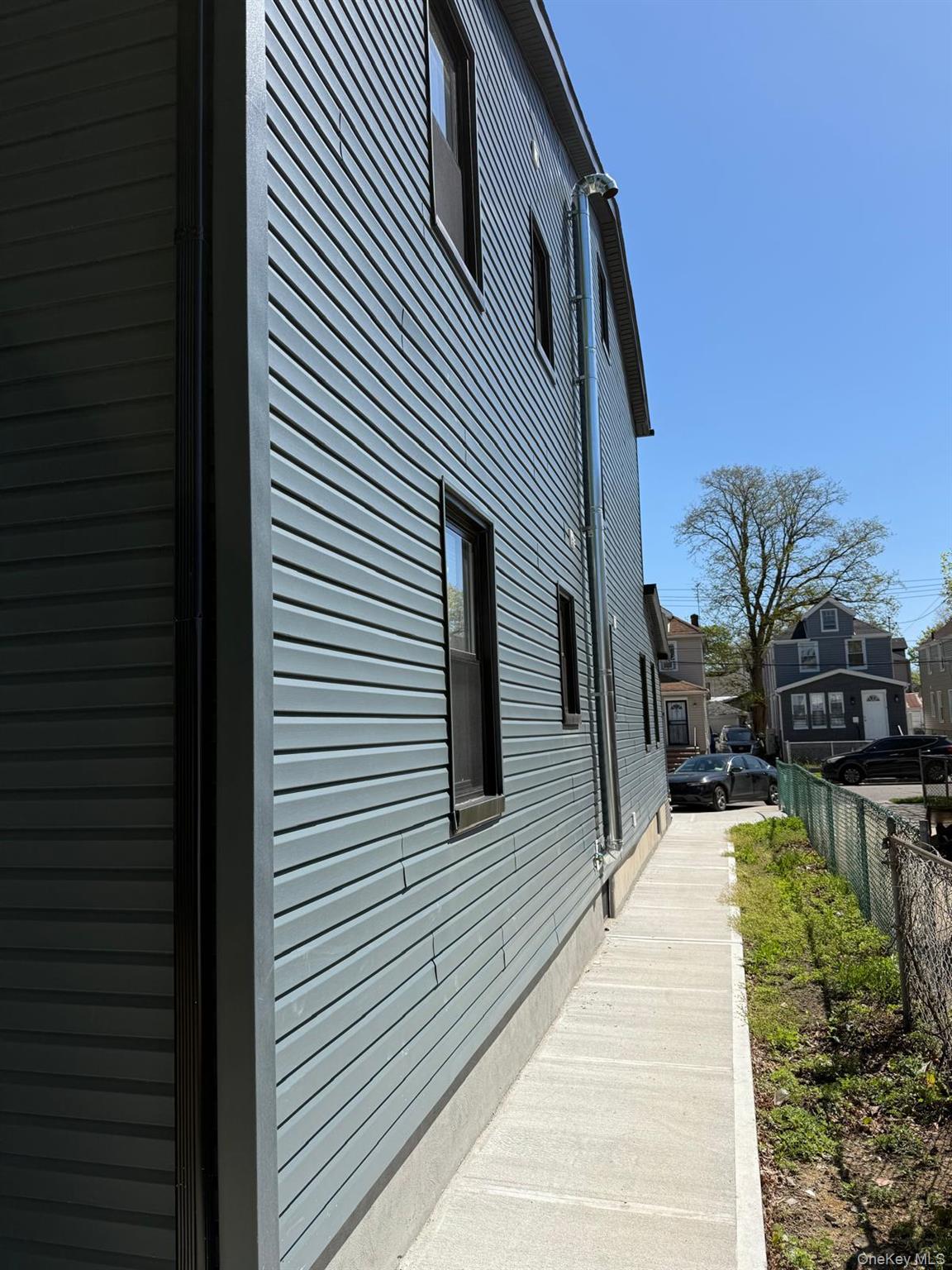 14014 174th Street Property Photo 2
