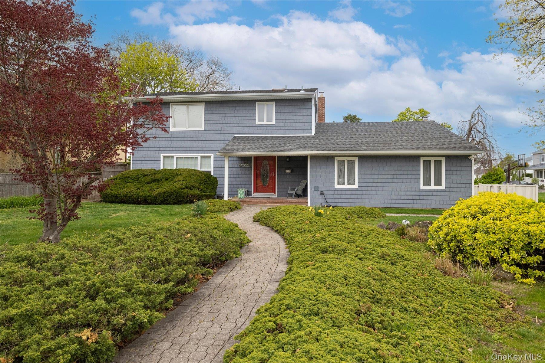 142 E Shore Drive Property Photo 1