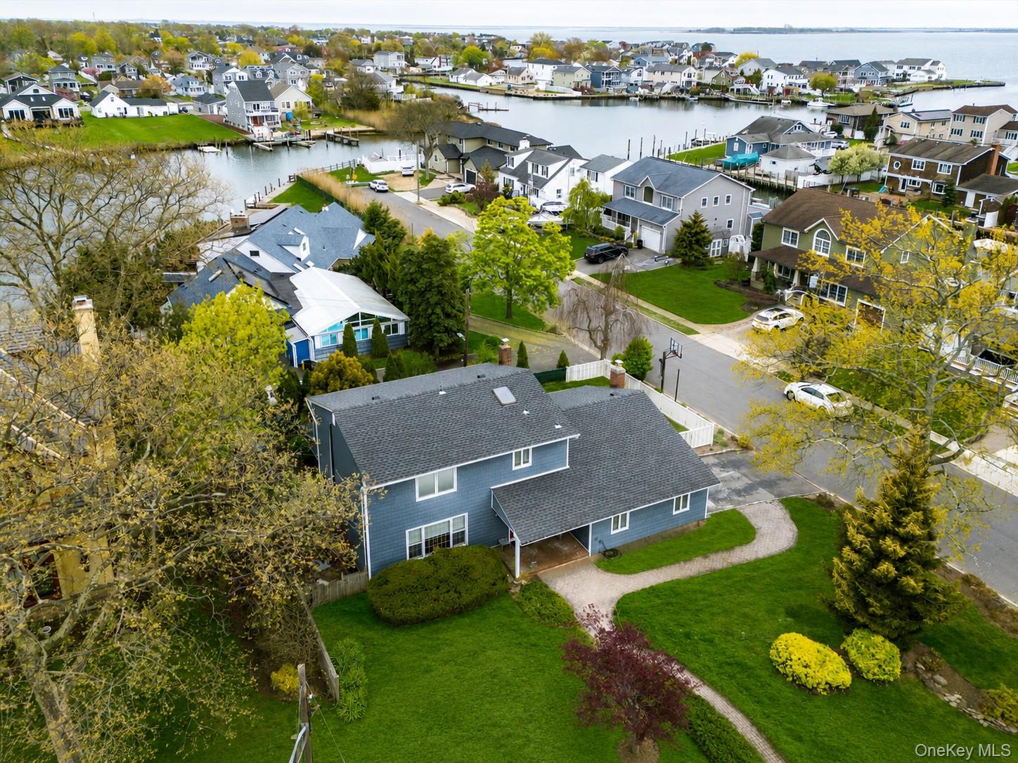 142 E Shore Drive Property Photo 4