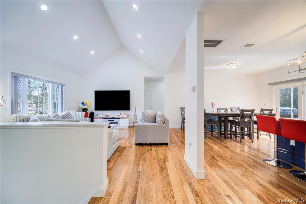 68 Picadilly Circle Property Photo 6