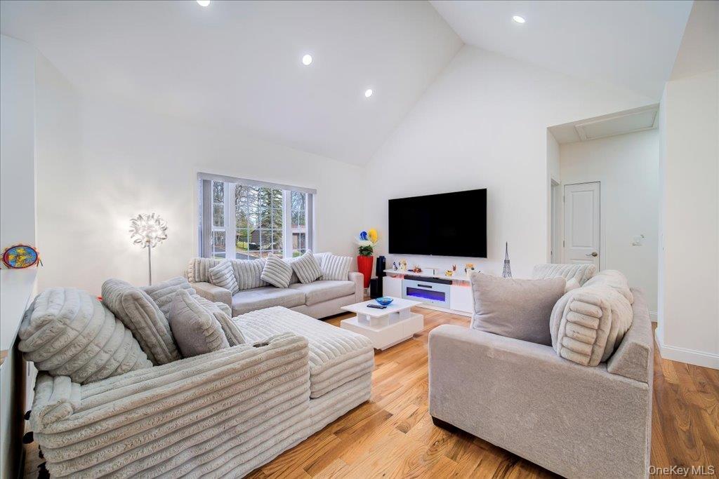 68 Picadilly Circle Property Photo 8