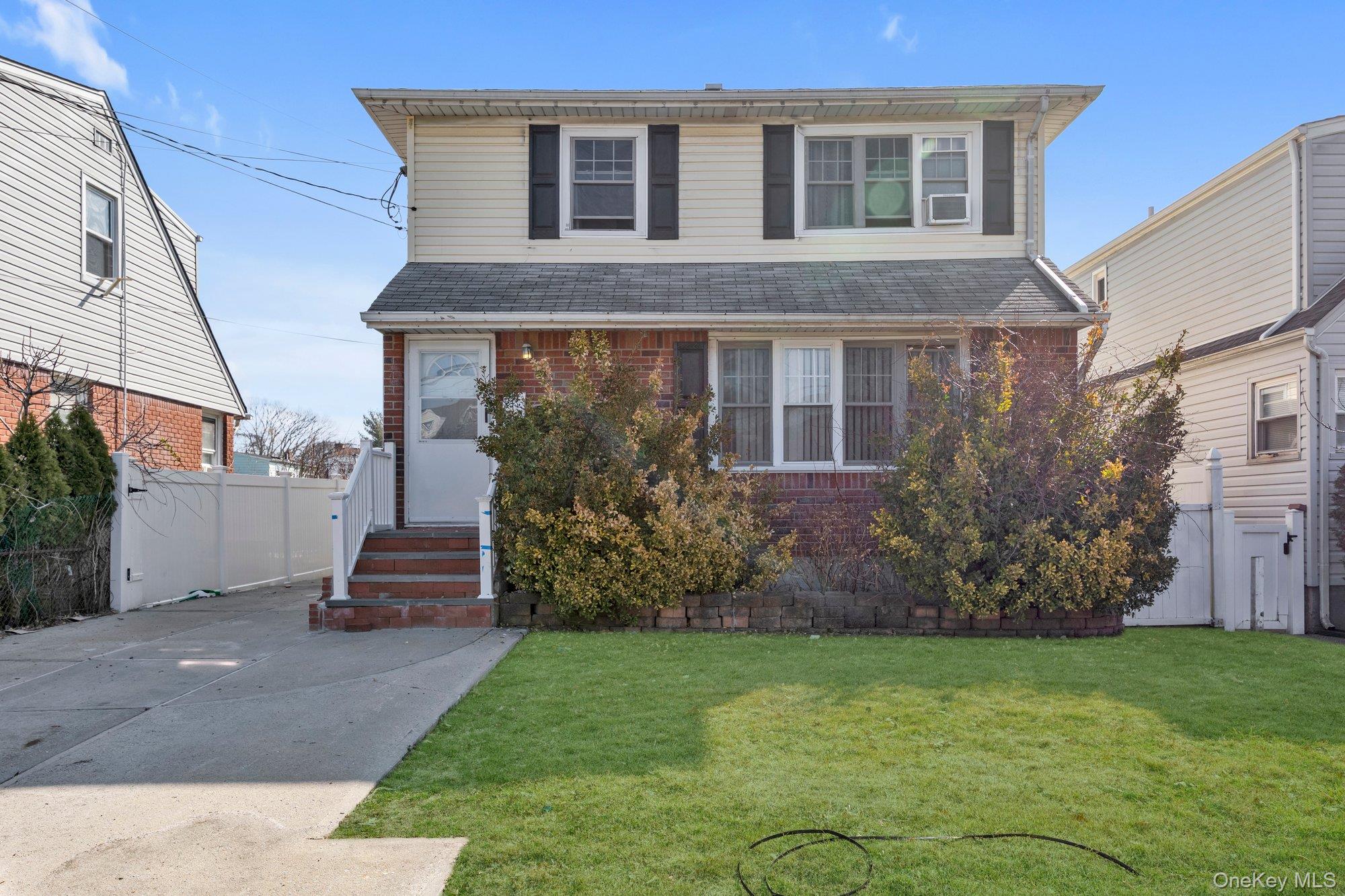 220 Crown Avenue Property Photo 1