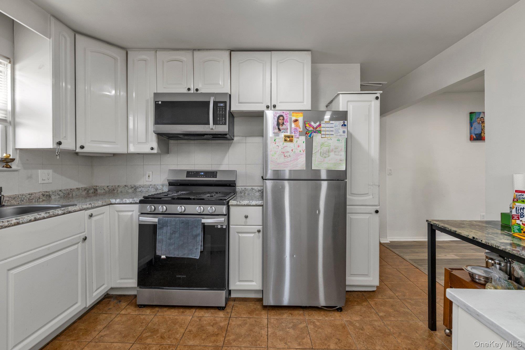 220 Crown Avenue Property Photo 7