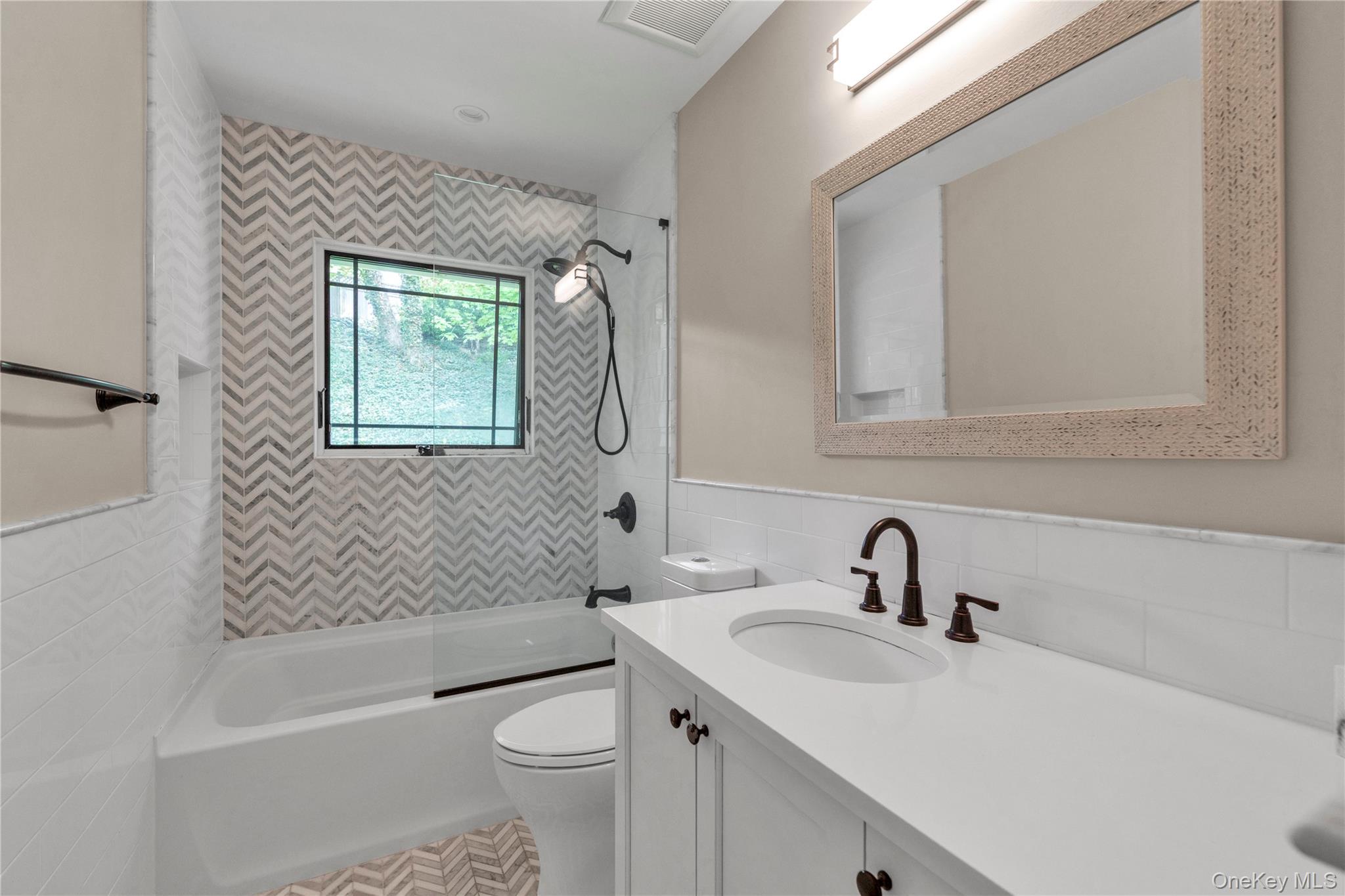 9 Winding Way Property Photo 11