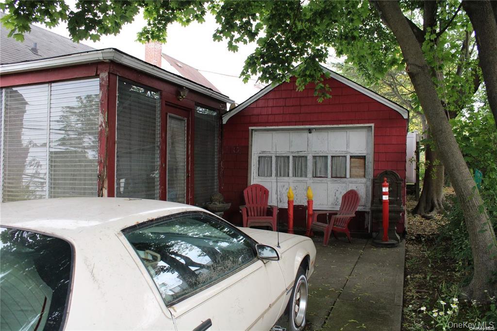 361 Walton Street Property Photo 7