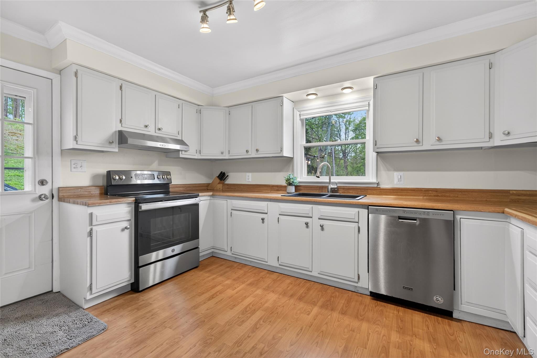 333 Oakland Avenue Property Photo 6