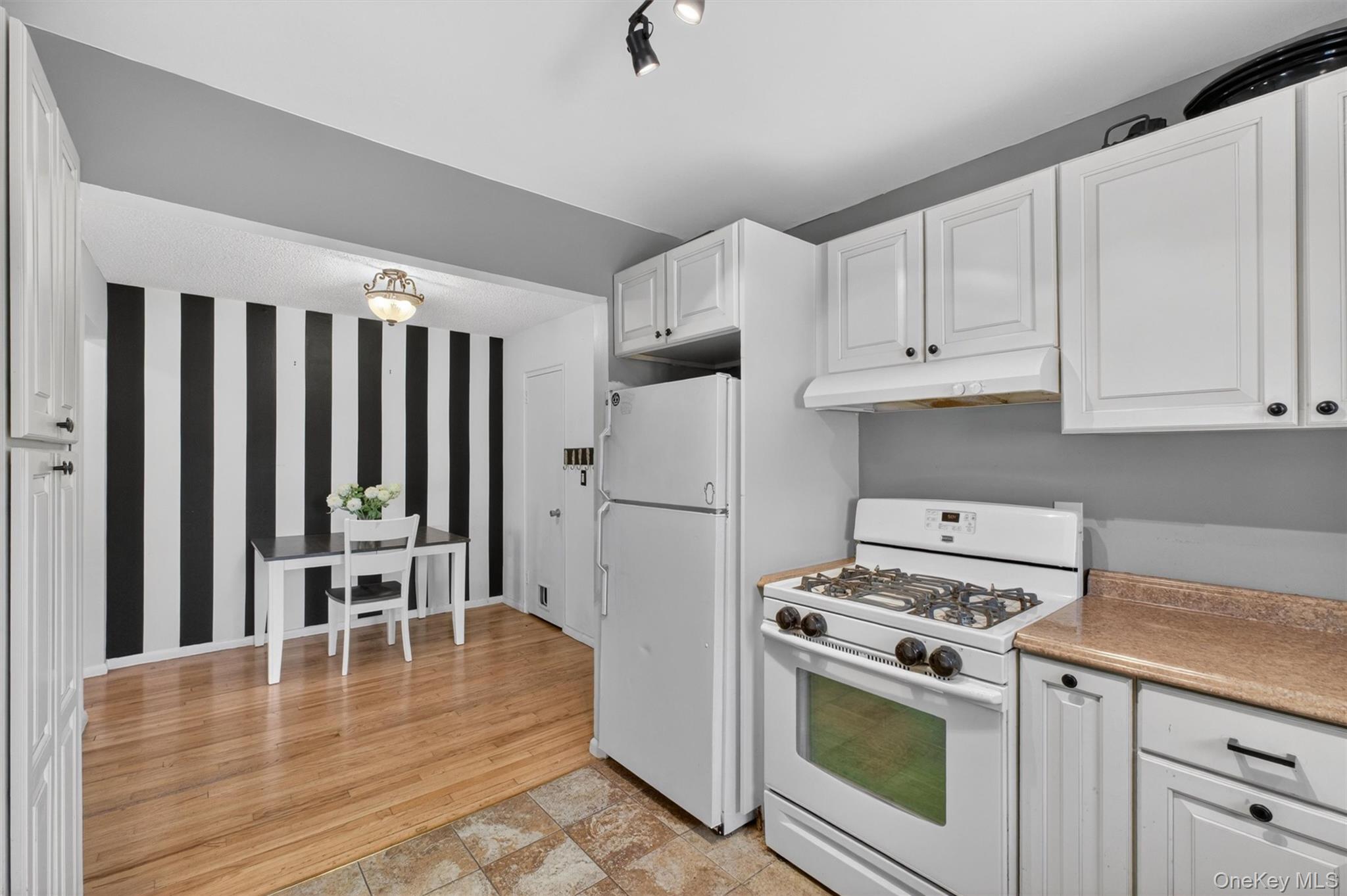 133-3 S Highland Avenue 5b Property Photo 3