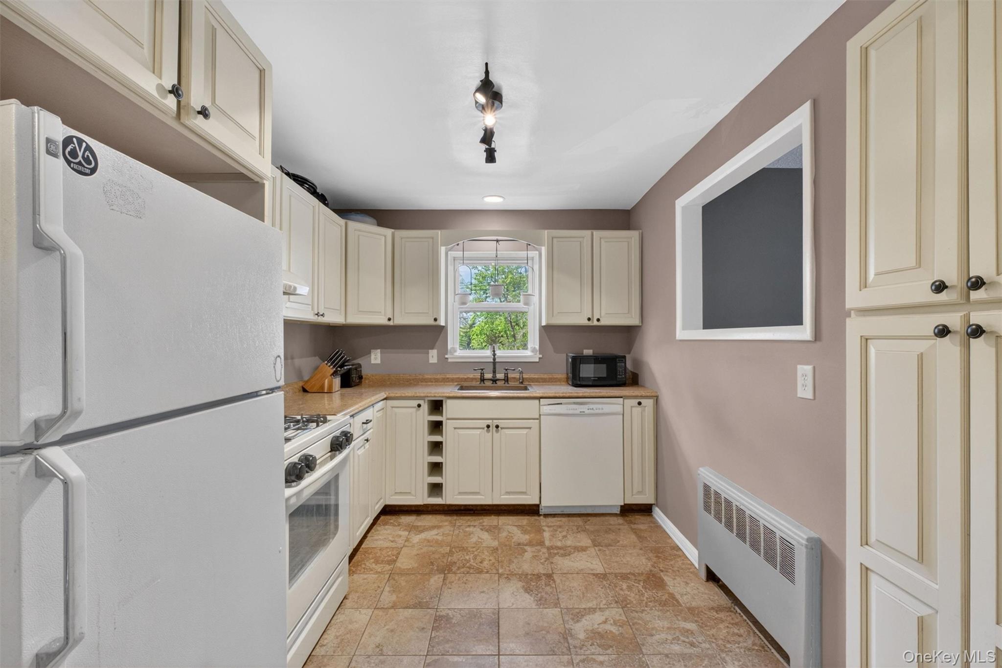 133-3 S Highland Avenue 5b Property Photo 4