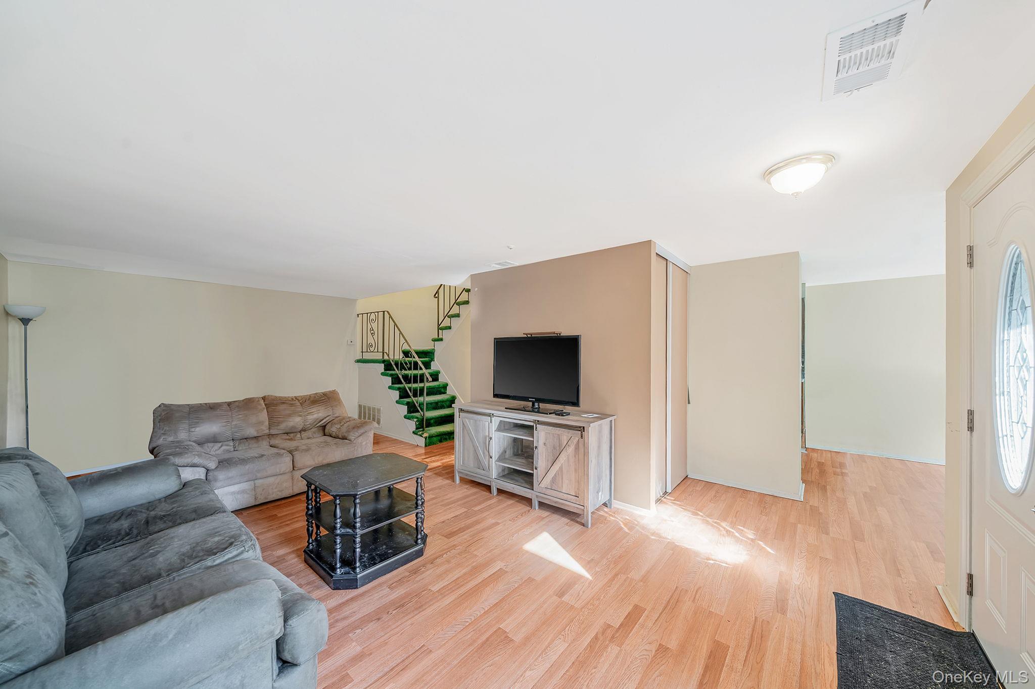 407 Birchwood Road Property Photo 3
