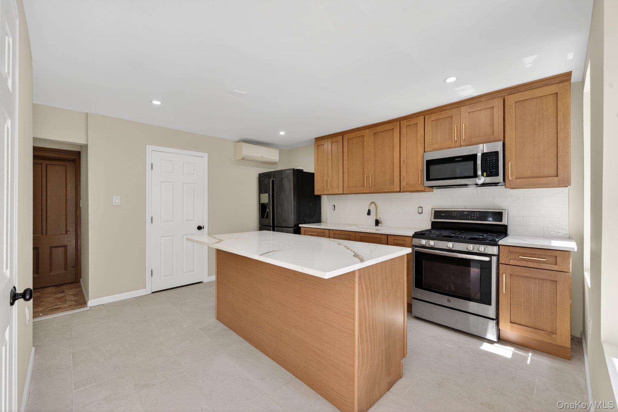 1330 Dean Street Property Photo 4