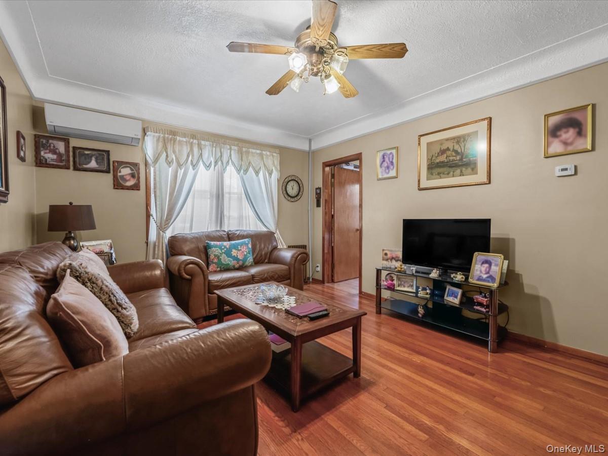 14702 33rd Avenue Property Photo 4