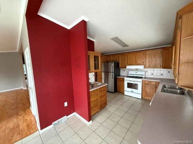 4 Delray Circle Property Photo 3